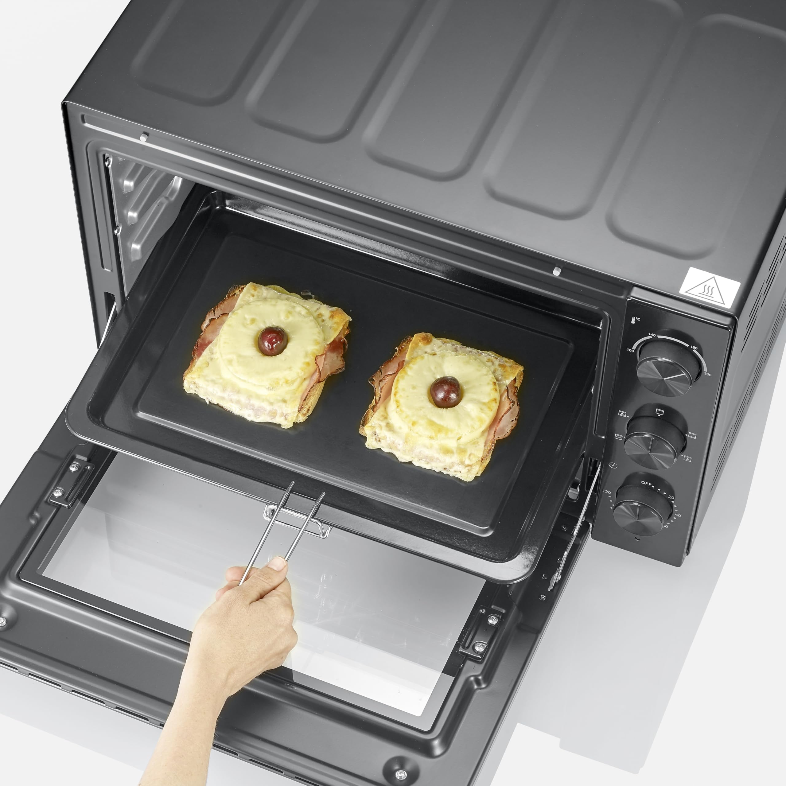 Severin Horno de sobremesa con función de convección, incluye asador giratorio para carne, horno de convección de 46 litros de capacidad, 100-230°C, temporizador de 120 minutos, 1800 W, negro, TO 9025