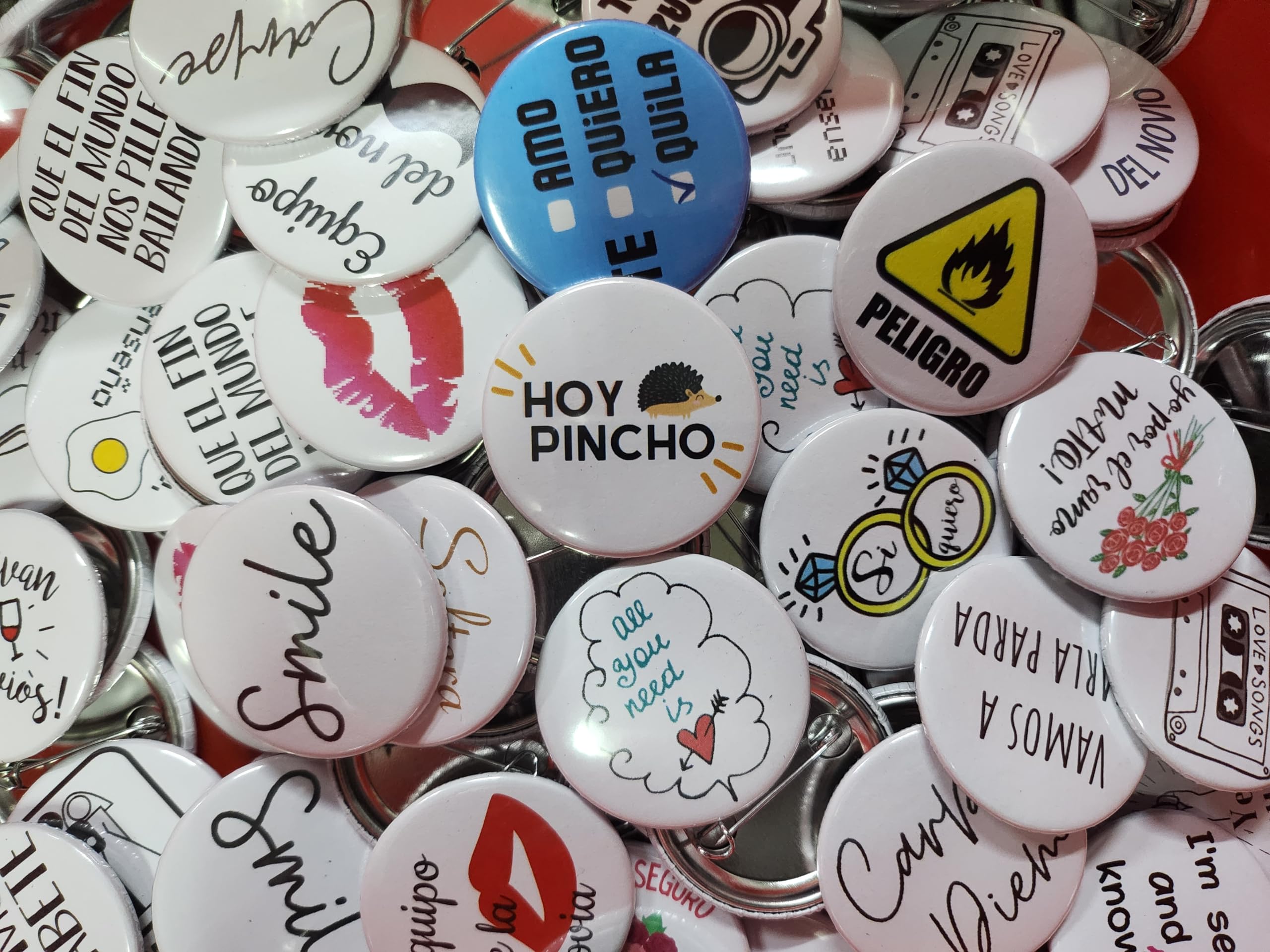 Uvimark | Pack de 100 Chapas para Boda | Chapas Divertidas | Chapas Variadas para Celebración de Casamiento, Matrimonio