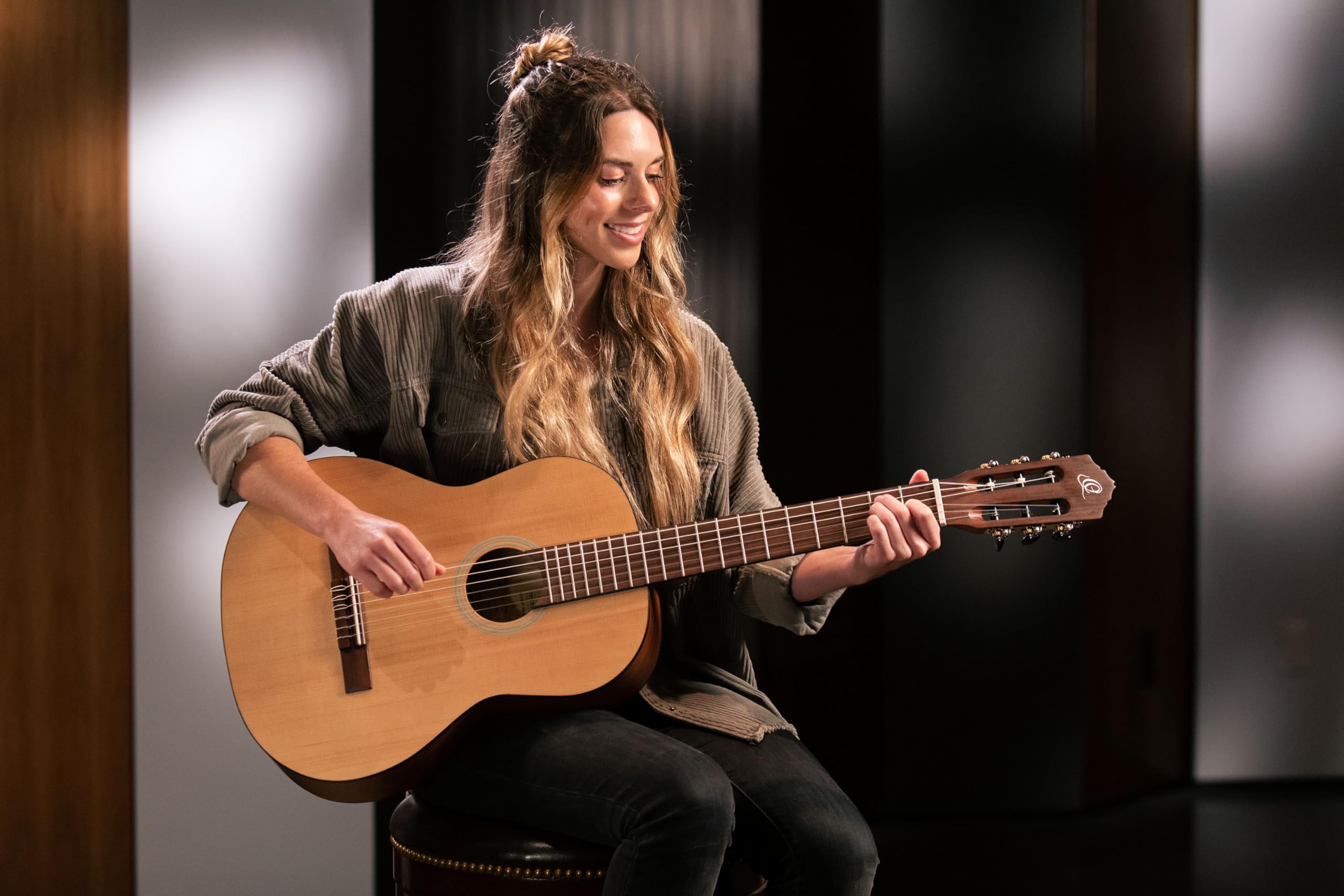 Ortega Guitars 4/4 Konzert Gitarre – Student Series – Fichte, Katalpa, Natur (RST5M)