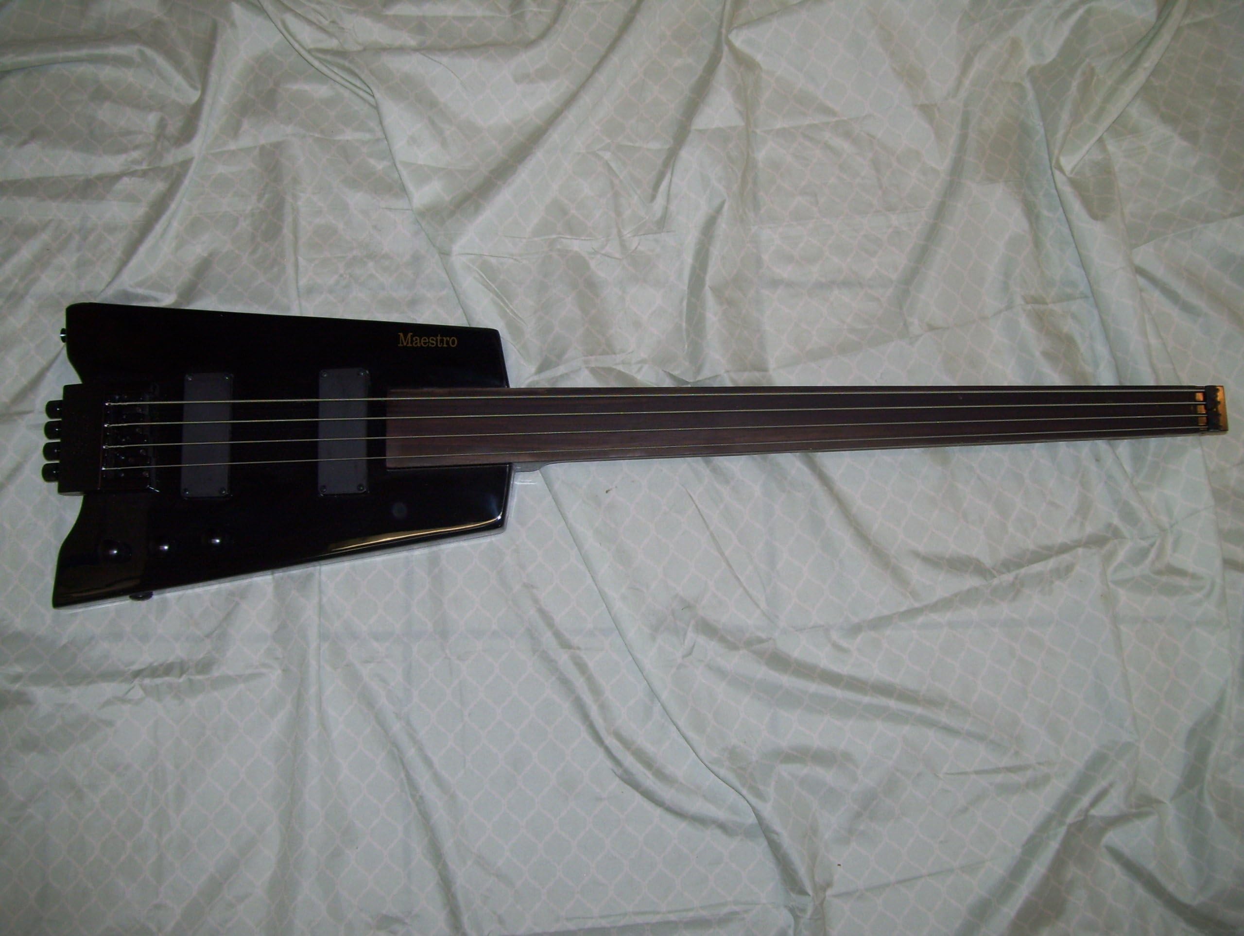 Fretless and headless Electric Bass Guitar, 4 String