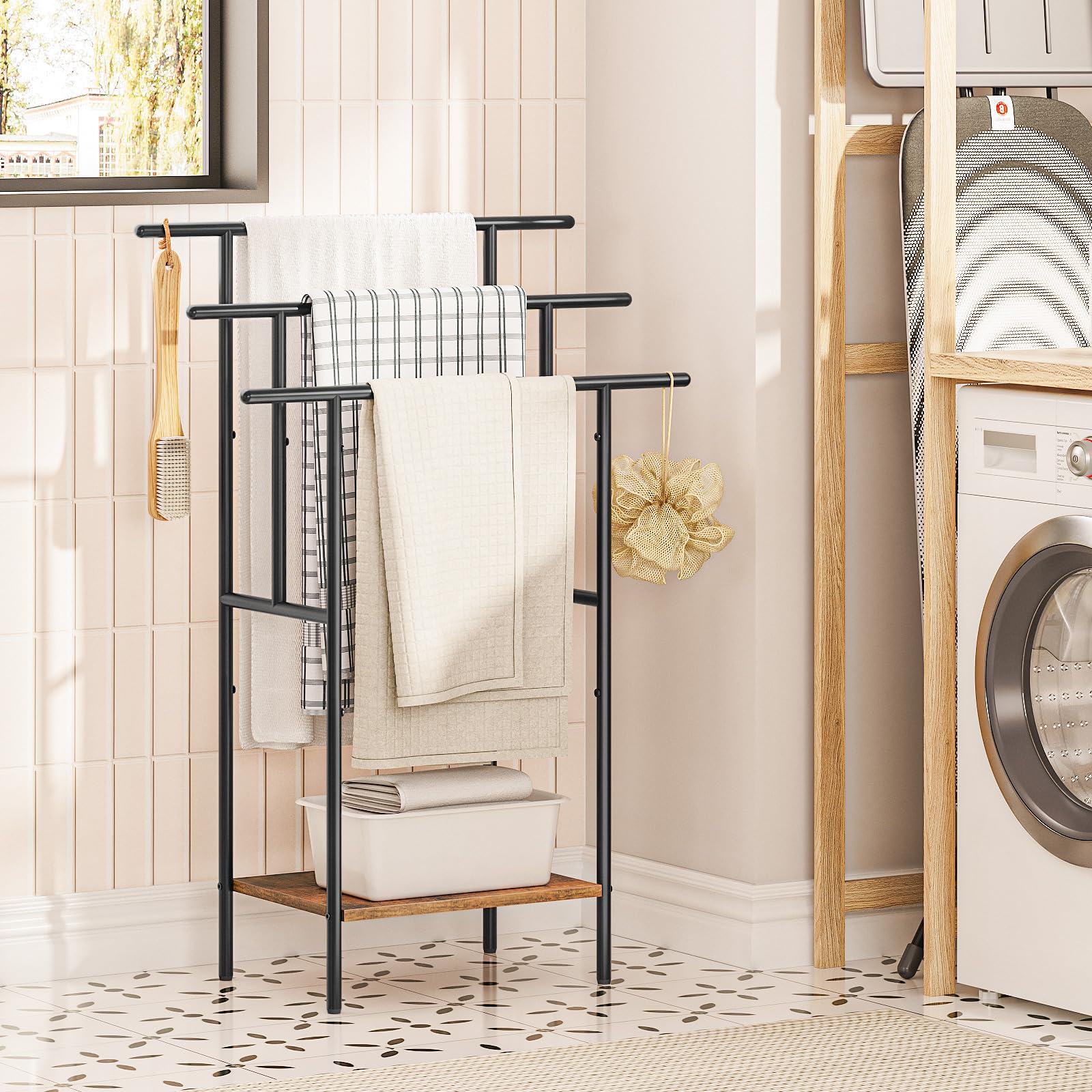 HOOBRO Toallero Independiente de 100 cm de Alto para baño, Estante de Manta Escalonado de 3 Niveles con estantes, Estante de Secado y exhibición de Toallas de baño de Gran, Negro y marrón EBF50LB01