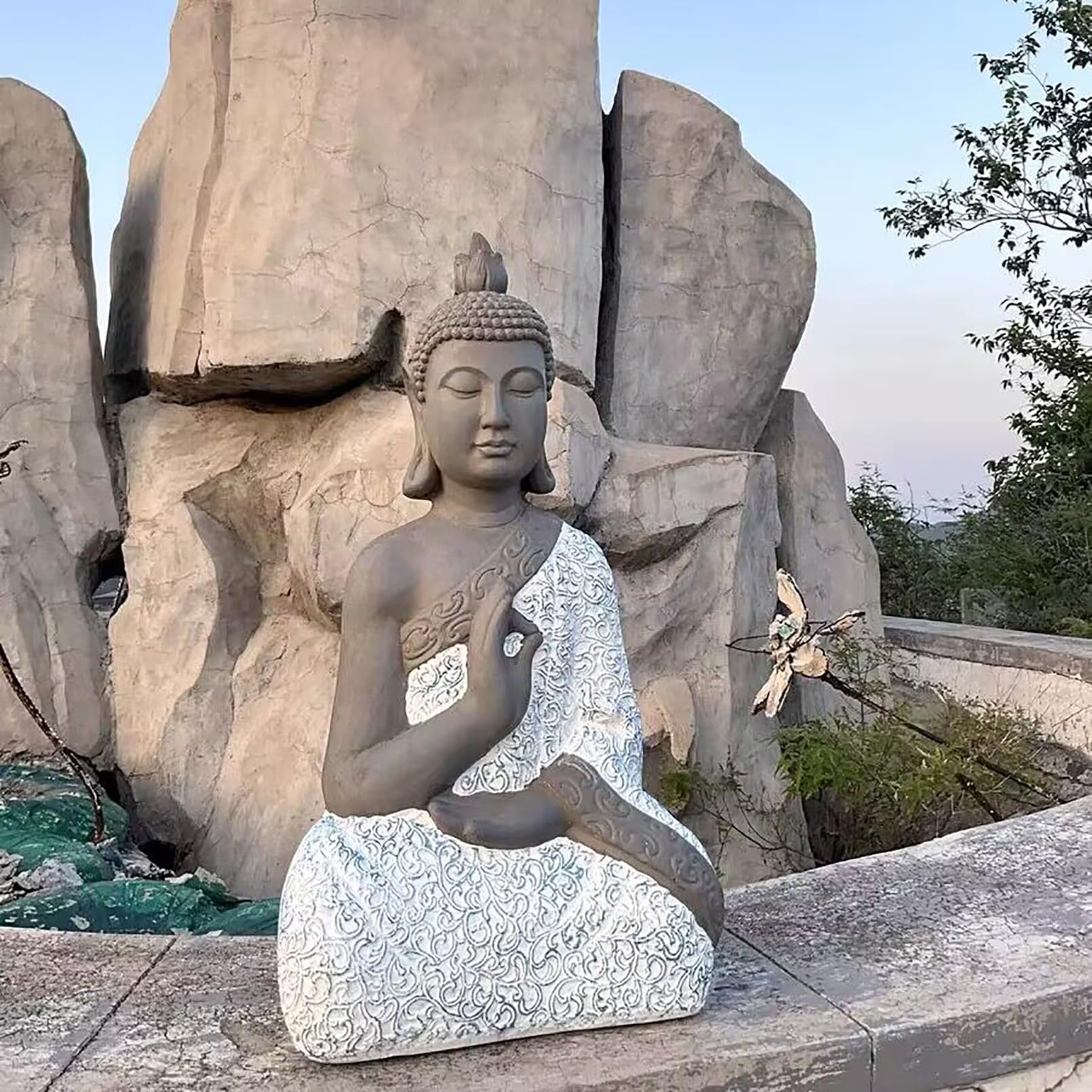 Pevfeciy Estatua de Buda Grande para decoración de jardín Estatua de Piedra Decorativa Zen Feng Shui, Escultura de Mano Hecha de Piedra fundida, anticongelante, Manualidades, Regalos, 54x30x20cm