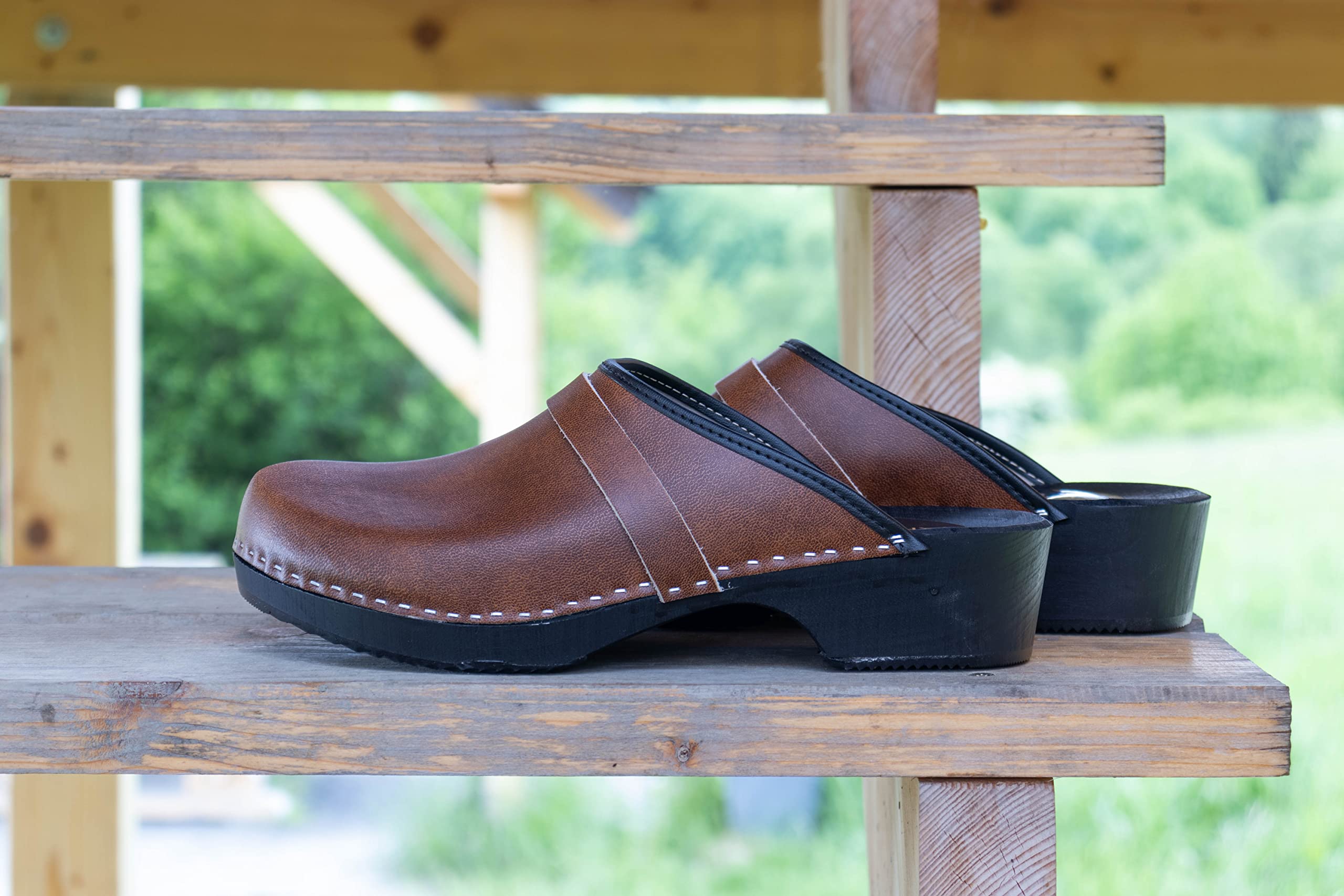 APREGGIO Sabots Homme en Bois et Cuir – Chaussures Confortables pour Jardin – Mules Homme Pratiques- 40/46 EU