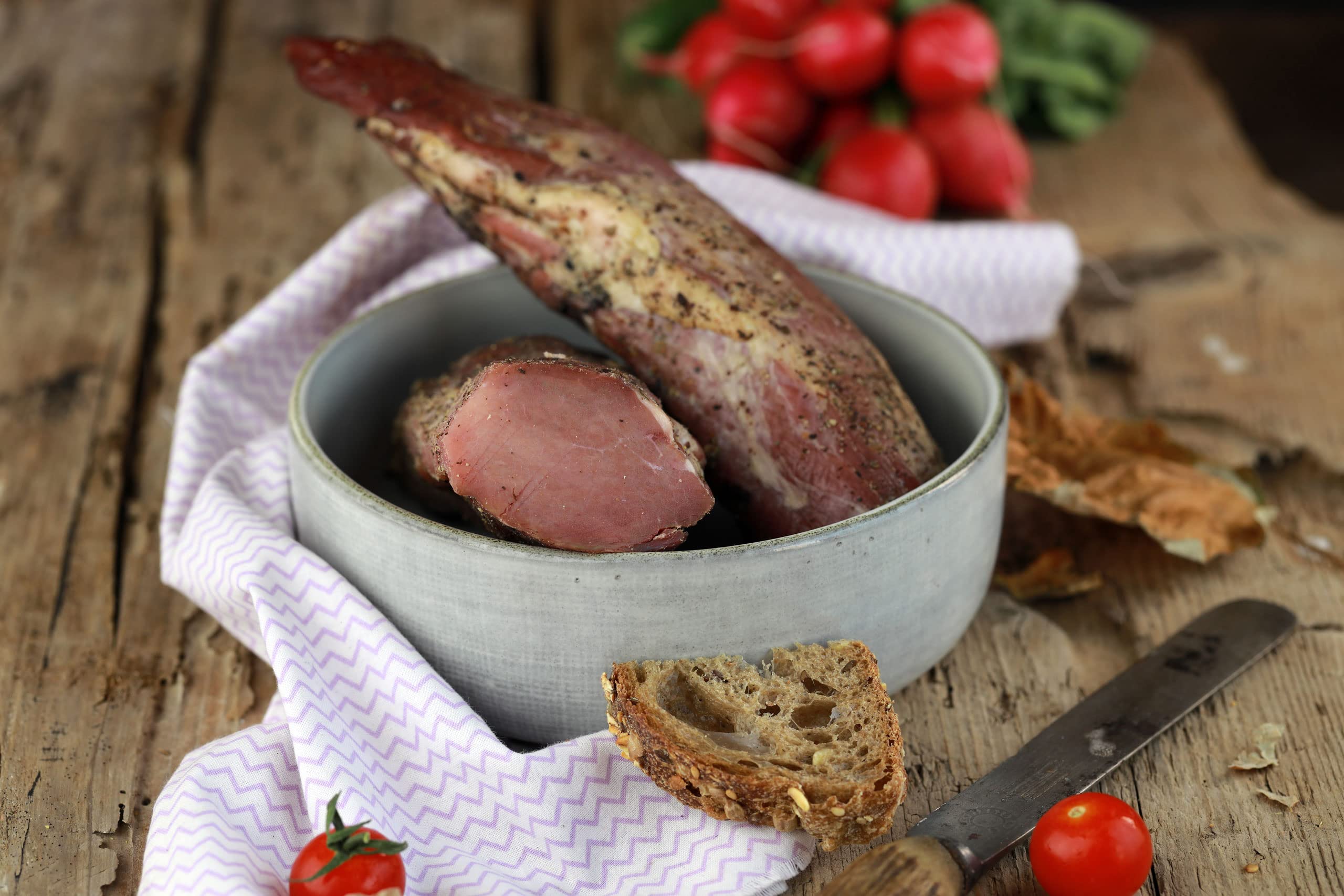 Filetto Affumicato | filettino intero sottovuoto da 0,35 kg | Salume artigianale Toscano affumicato al naturale in affumicatore | Salumificio Artigianale Gombitelli - Toscana