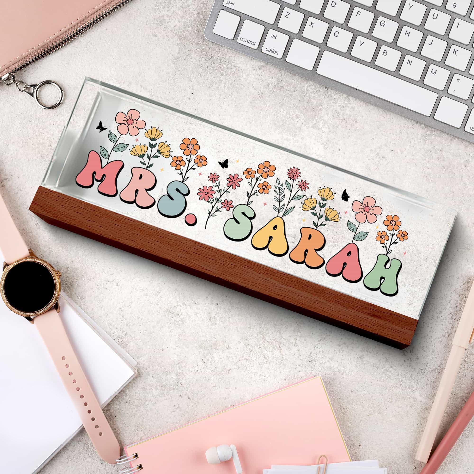Extous Personalized Floral Teacher Desk Name Plate - Appreciation Gift, Custom Clear Acrylic Blocks, Flower Desk Decorations TD13