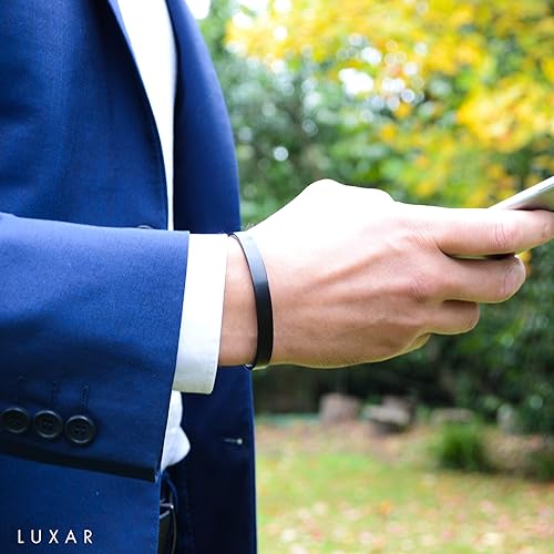 Vista 6 de LUXAR Pulsera de terapia magnética para hombre y mujer titanio sólido o cobre sólido sofisticado brazalete de titanio sólido con imanes