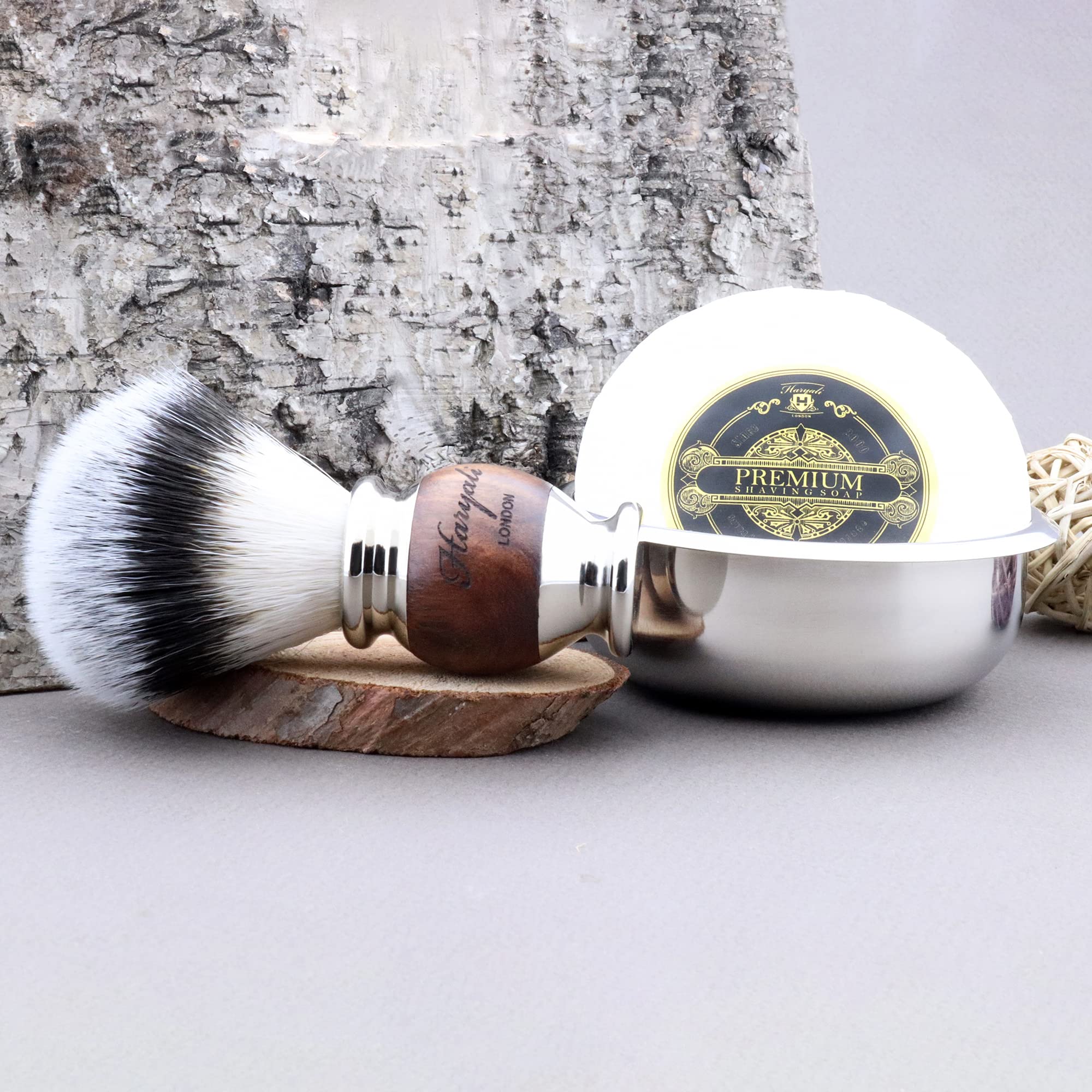 Haryali London Brocha de afeitar – Brocha de afeitar vegana – Bandeja de afeitar – Jabón de afeitar – Juego de 3 piezas – Mango de madera, Metal – Bandeja de afeitar de acero inoxidable – Pelo