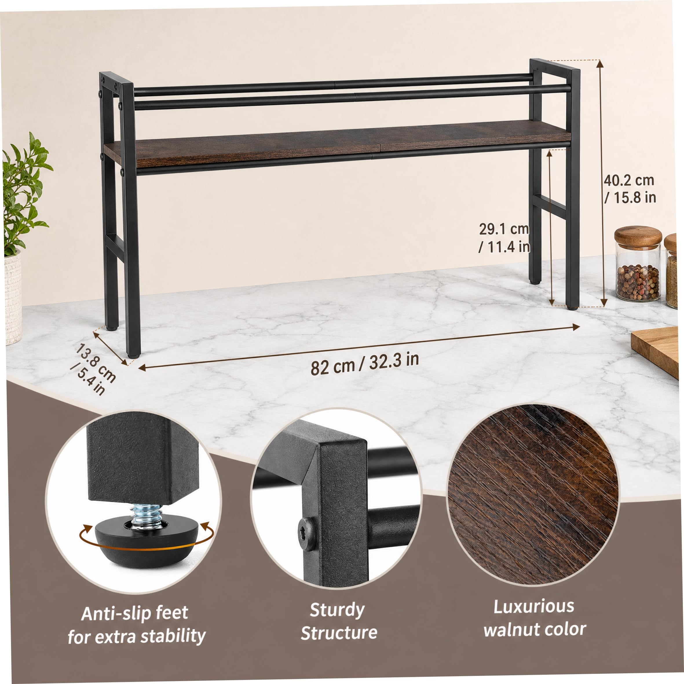 Au-dessus du support à épices de la cuisinière, étagère de rangement noire avec crochets