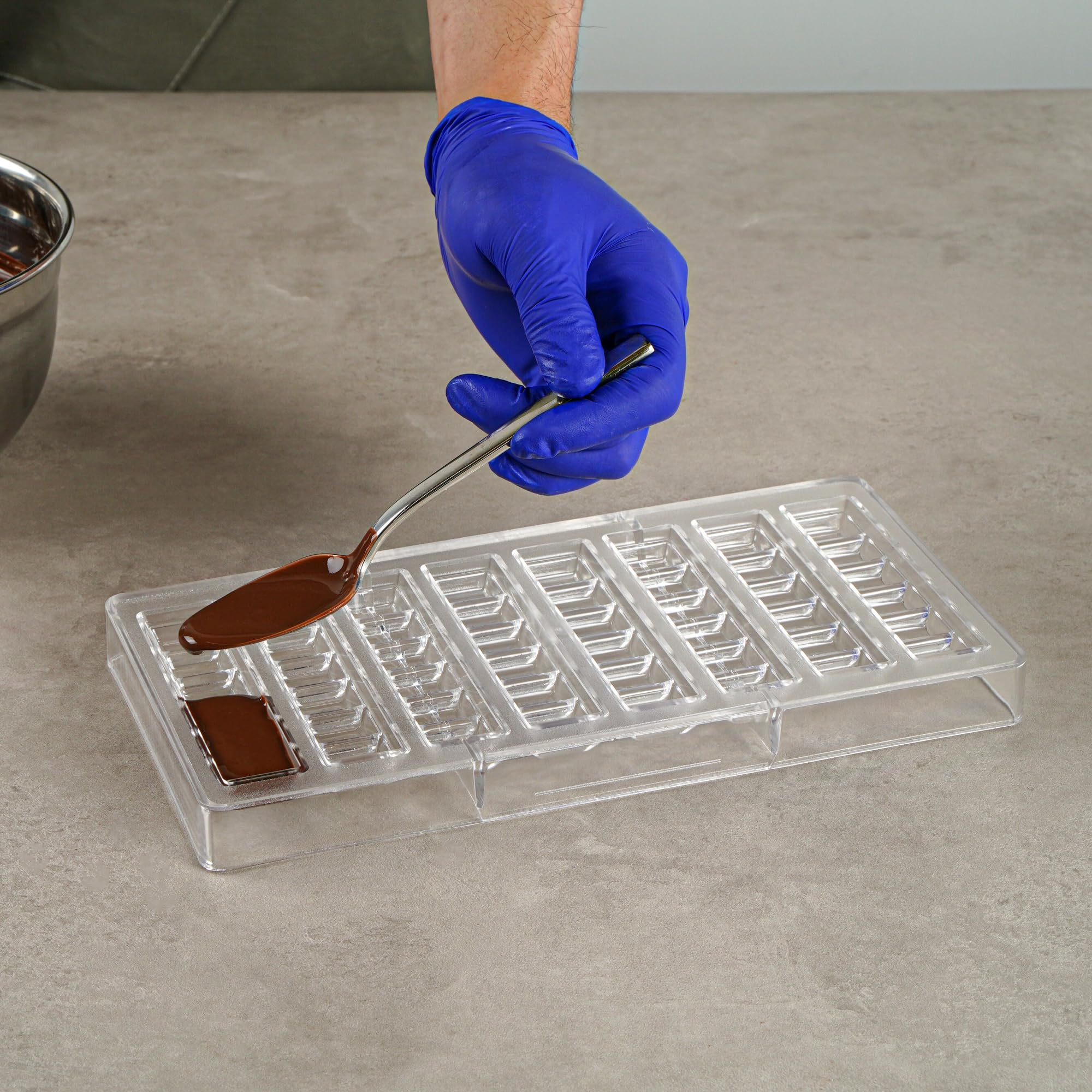 Pastry Tek - Molde de barra de chocolate de 10.8 x 5.3 pulgadas, 1 molde de chocolate lavable en lavavajillas, 8 cavidades, congelable, molde de policarbonato transparente para caramelos, para barras
