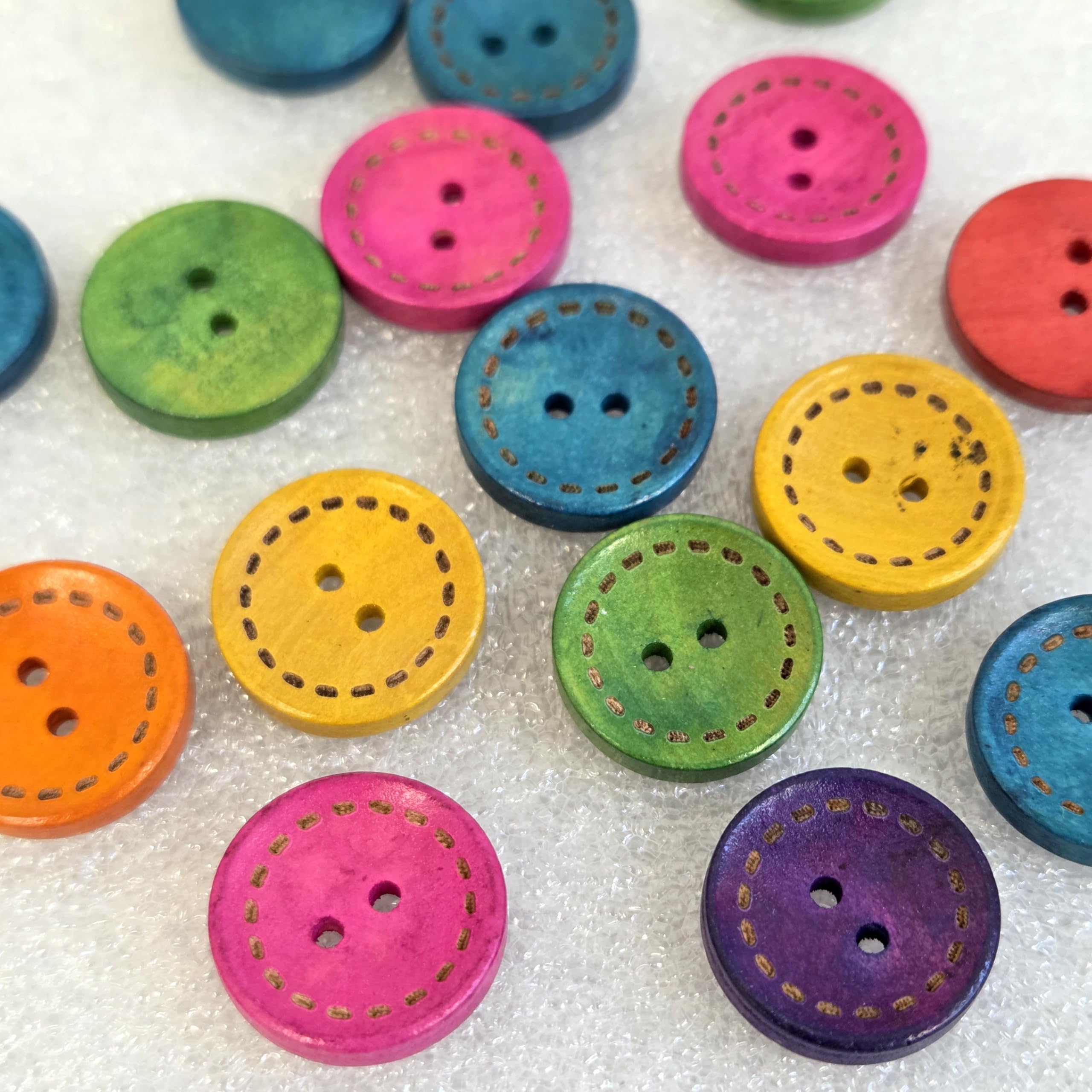 MajorCrafts 24pcs 20mm Mixed Colours Stitch Pattern 2 Holes Round Wood Sewing Buttons Arts and Crafts Embellishments