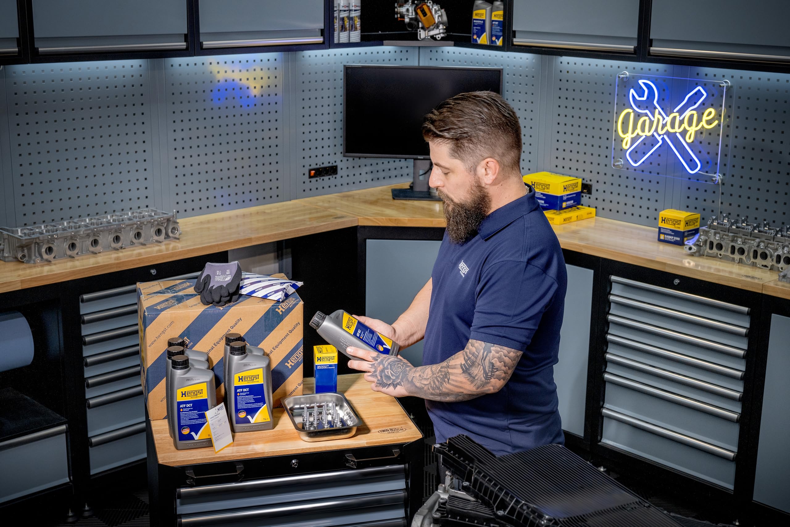 HENGST - Service-Kit KIT823 - Ölwechsel-Automatikgetriebe-Kit mit Filter mit Dichtungen mit Schrauben | KIT823 passend für Doppelkupplungsgetriebe DQ500 DQ400E