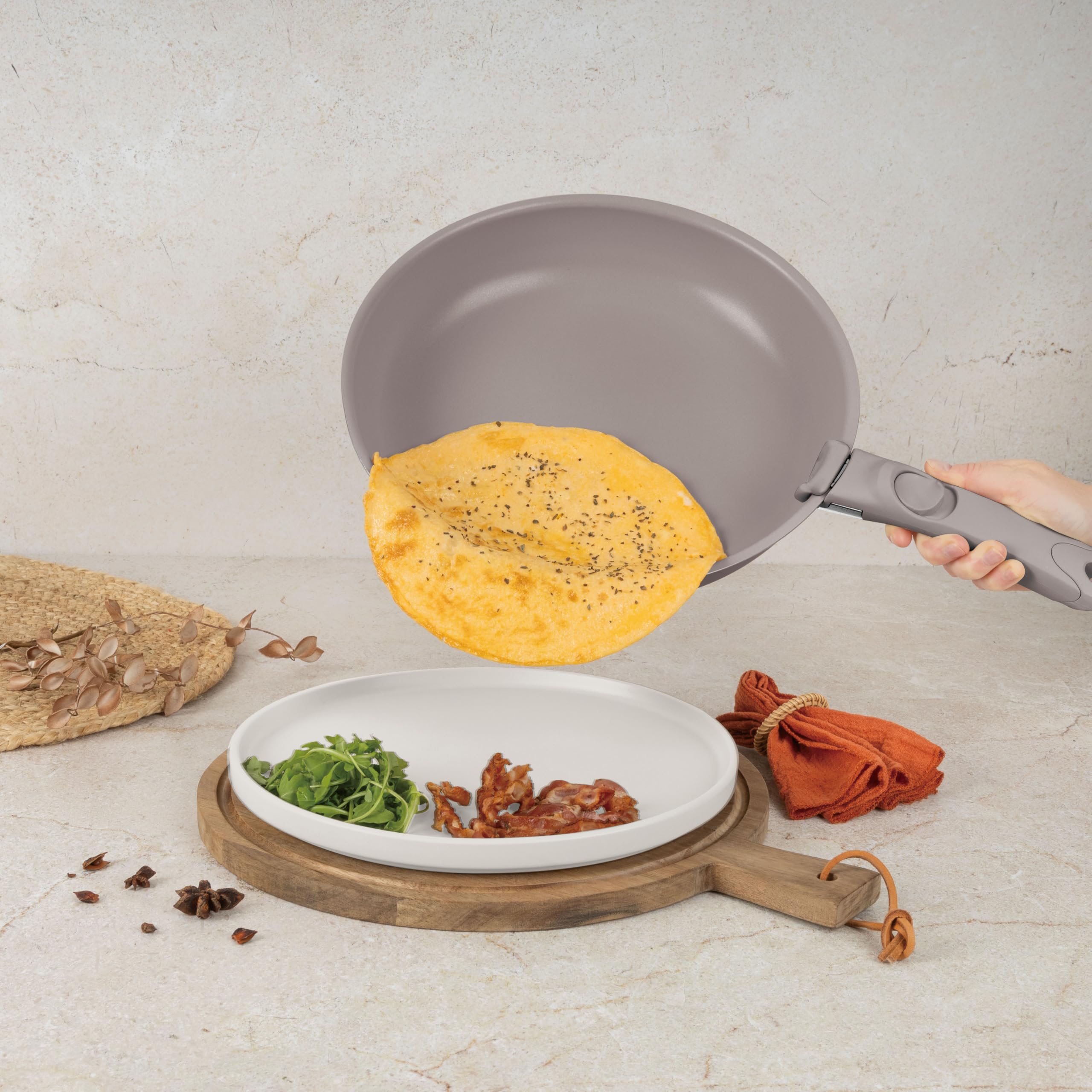 Berlinger Haus 13-teiliges Kochgeschirr-Set mit Titanbeschichtung - Taupe Nordic Collection, antihaftbeschichtet, langlebig, induktionsgeeignet, pflegeleicht, elegantes Design