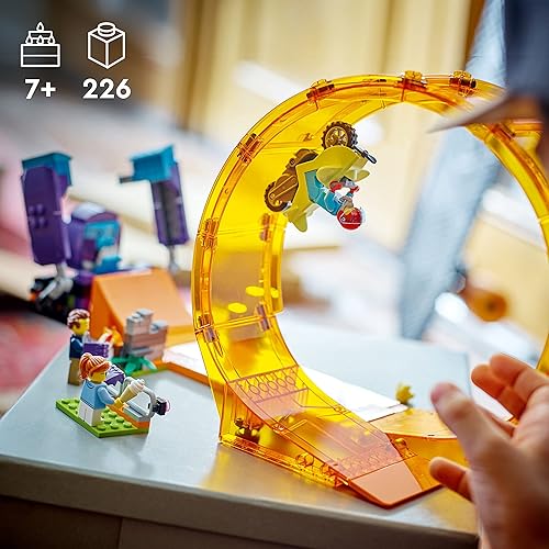 Miniatura 6 de LEGO City Stuntz Smashing Chimpancé Stunt Loop 60338 con volante de juguete, motocicleta, rampa, chimpancé y 3 minifiguras, regalo para niños