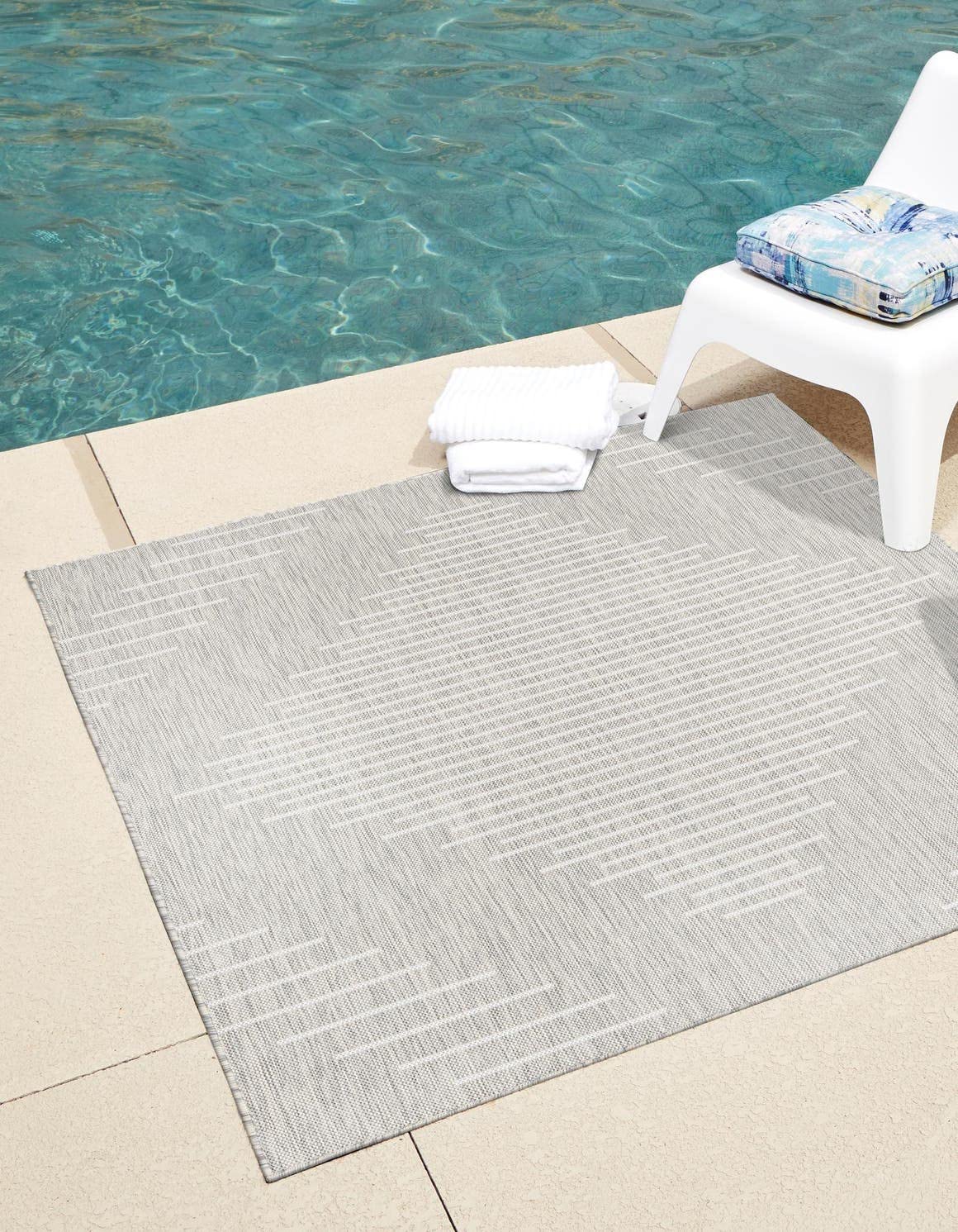 Unique Loom Outdoor Modern Collection Area Rug - Tambor (6' 1" Square Gray/Ivory)