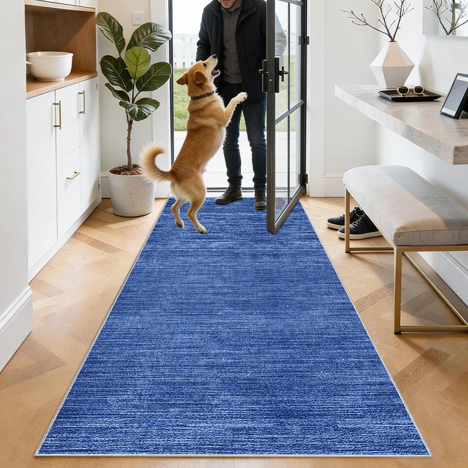Tapis de couloir antidérapant bleu lavable pour sécuriser les sols glissants