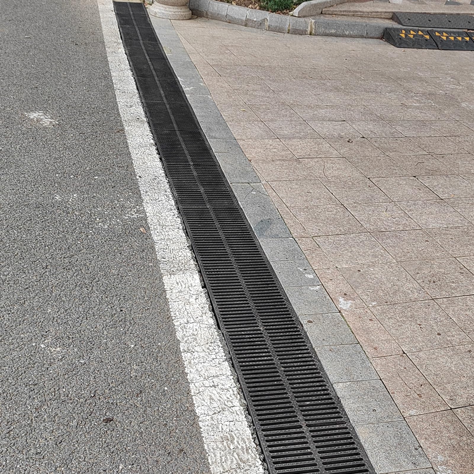 Grilles de drainage rectangulaires pour parking caniveau égout terrasse extérieure