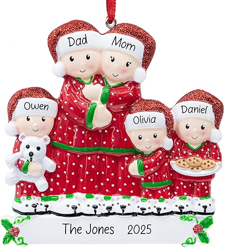 Miniatura 7 de Adorno personalizado de nuestra primera Navidad juntos 2023  Pareja de pijamas rojos, familia de 2 pijamas para decoración del árbol de Navidad