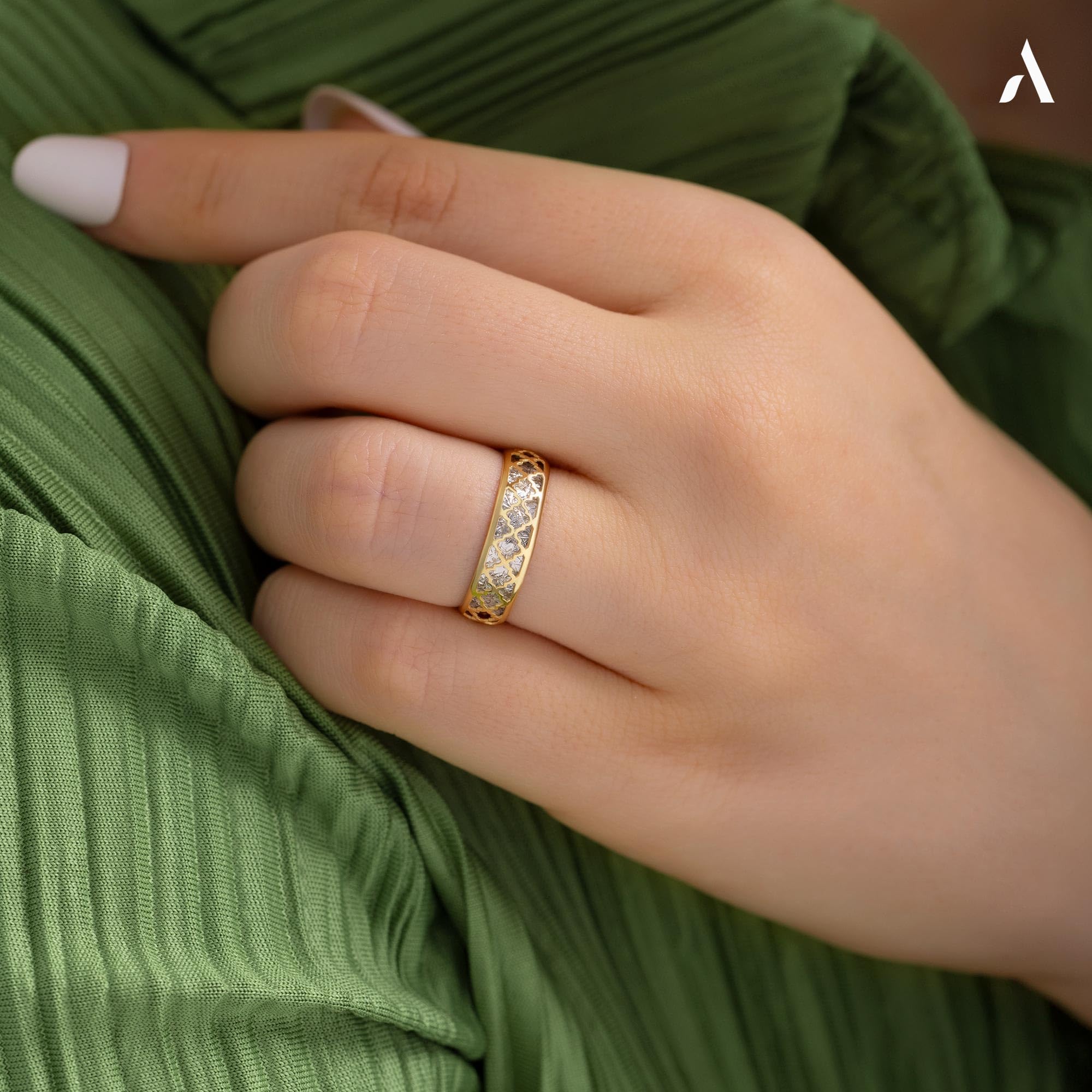 Amberta Allure Anillo para Mujer en Oro de 9 Quilates Diamantado