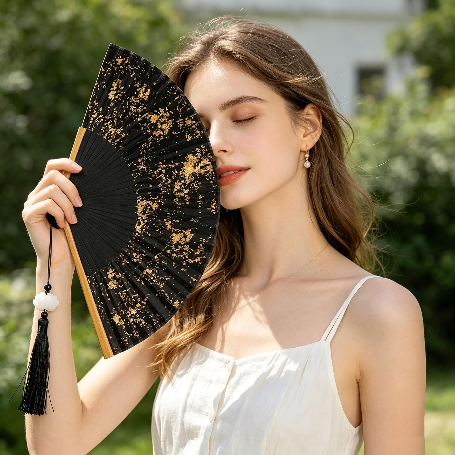 Handheld Folding Fan, Lightweight Vintage Chinese Style Folding Fan, Portable Cooling Hand Fan for Wedding, Party, Performance, Home Decoration & Summer Daily Use (Black Gold)