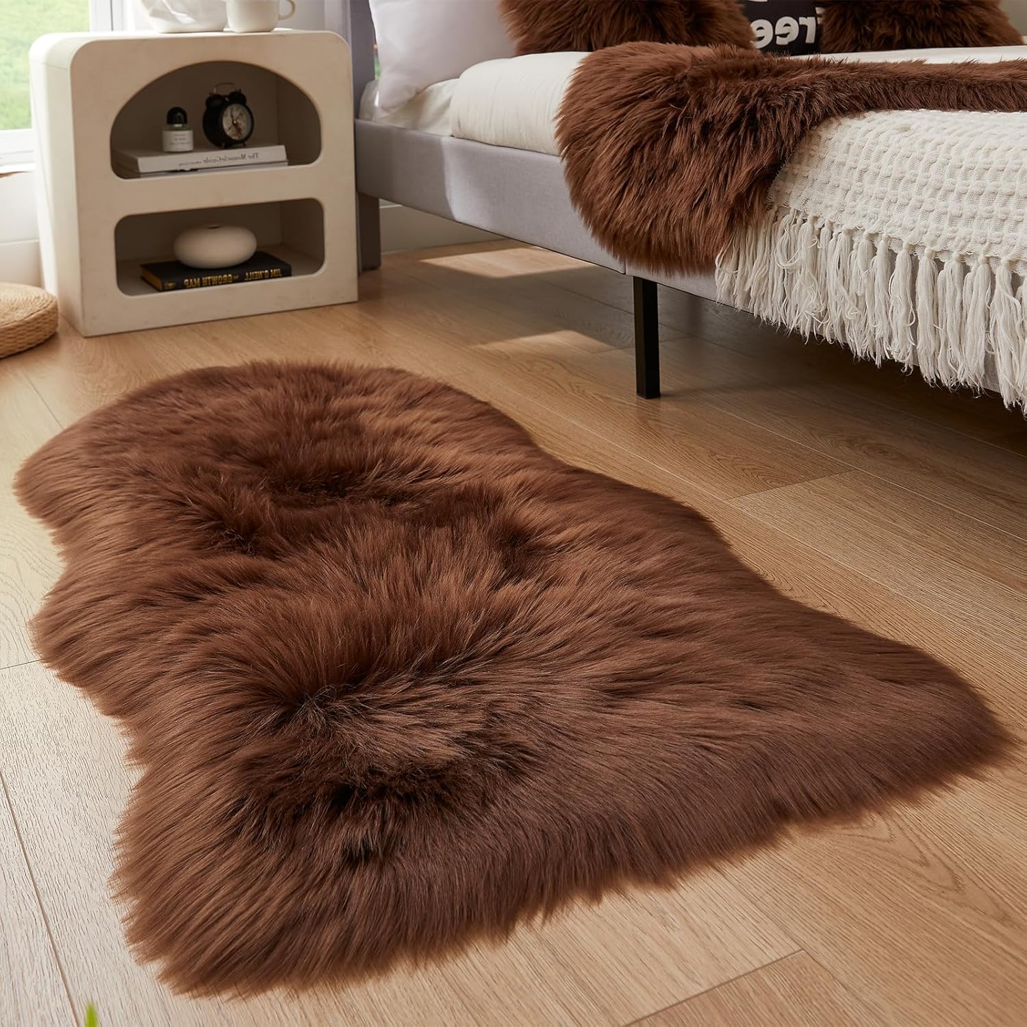 JXLOULAN Soft Fluffy Faux Sheepskin Rugs Dark Brown 75x120 cm Faux Fur Area Rugs for Bedrooms Living Room Kids Rooms Décor - Image 4