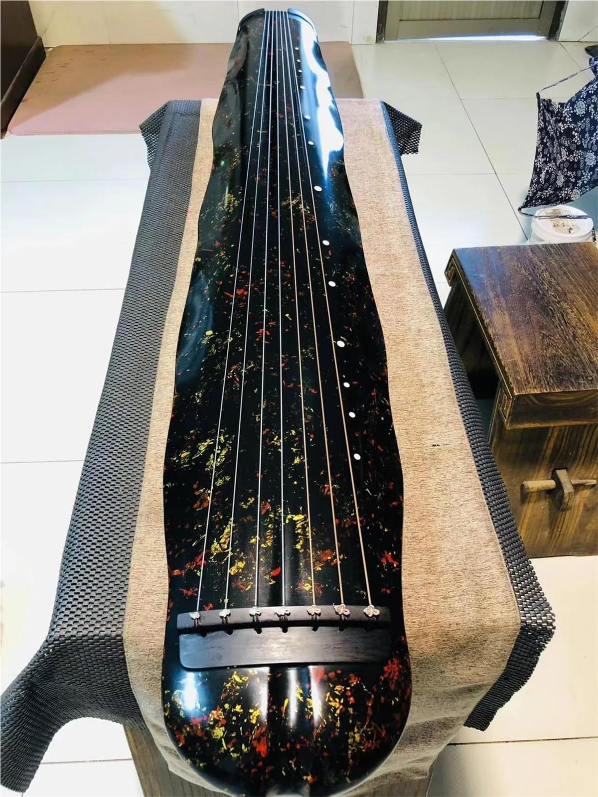 Chiński Instrument Strunowy W Kształcie Liścia Bananowca Ze Starego Drewna Cedrowego Guqin Guqin (chińska Cytra)