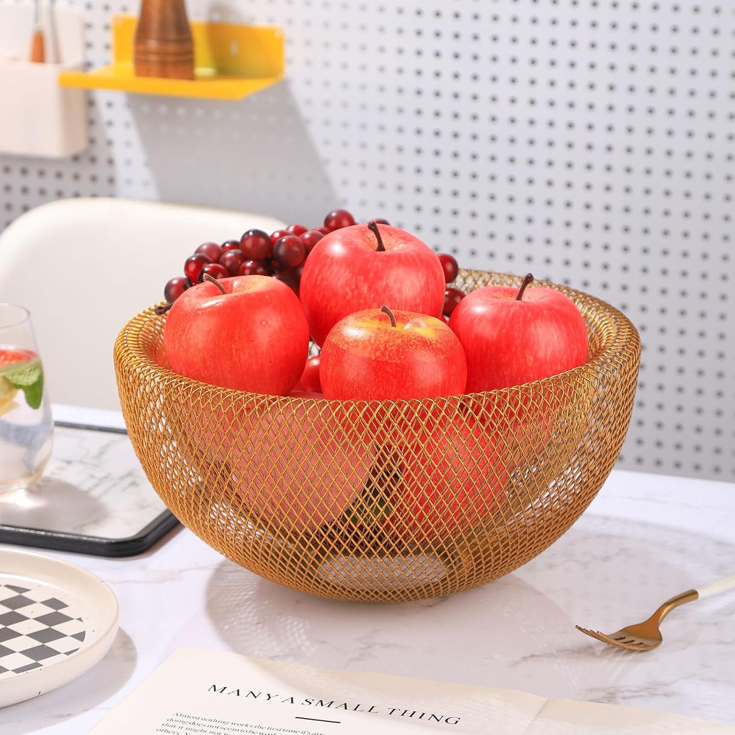 IBWell Metal Wire Woven Fruit Storage Bowl Basket for Kitchen, Large Black Mesh Fruit Stand, for Apple, Pineapple, Banana, Orange, Lemon, Pear, Strawberry, Watermelon (Gold, Normal & Large)