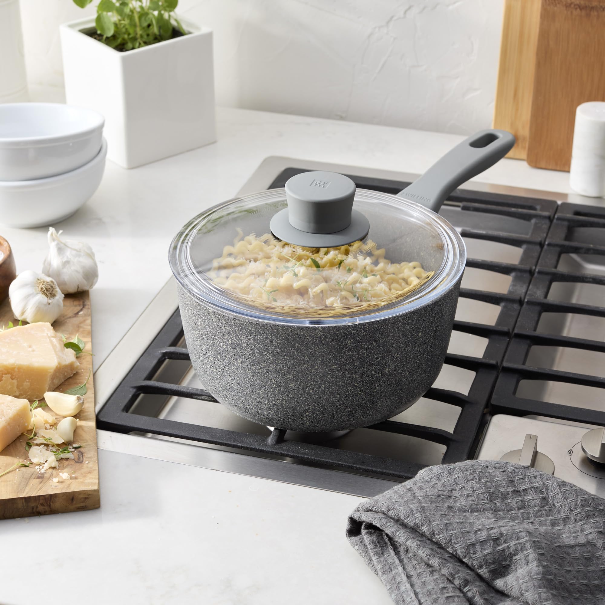 ZWILLING Parma Plus - Casseruola antiaderente in alluminio con coperchio, 2,9 qt