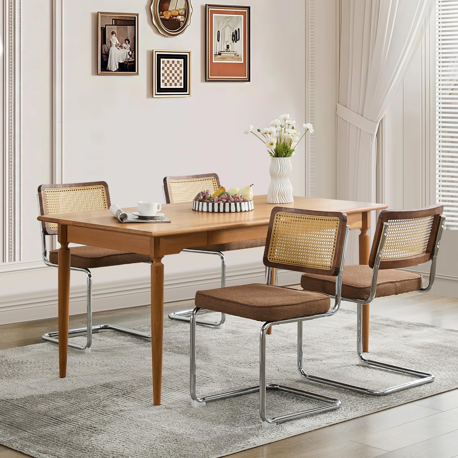 Juego de 4 sillas de comedor de ratán, sillas tapizadas de comedor modernas de mediados de siglo con respaldo de caña, sillas de cocina de lino retro con base de cromo inoxidable, marrón Paquete de 4 Marrón