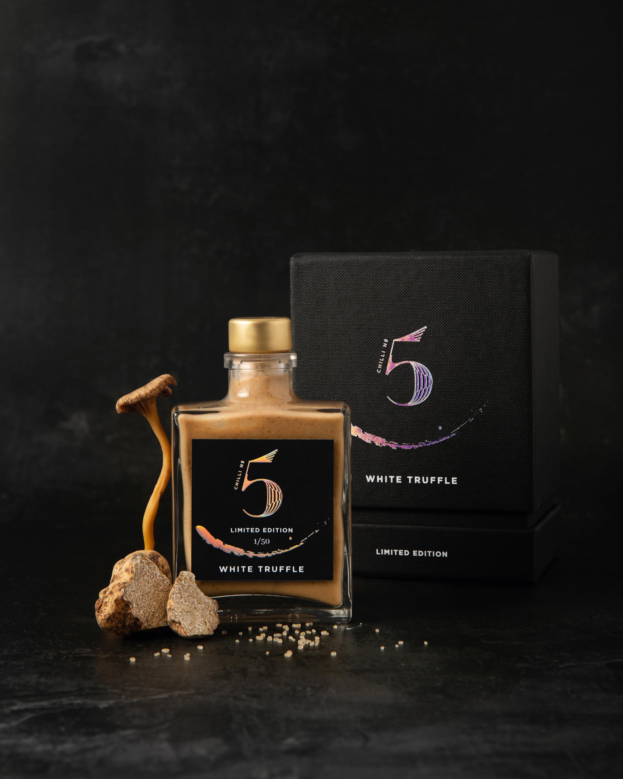 Chilli No. 5 | Trufa blanca, edición limitada, salsa picante de trufas y hongos gourmet, vegana, sin gluten, sin colorantes ni saborizantes artificiales, botella de 100 mililitros