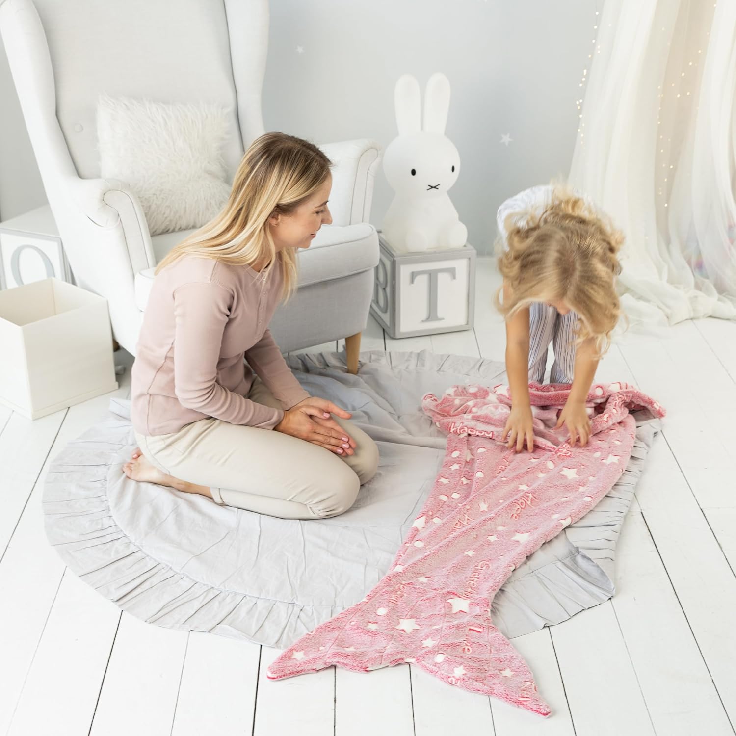 Mermaid Tail Blanket for Girls, Glow in The Dark Mermaid Sleeping Bag, Snuggle Girls Throw, Plush Cozy Soft Fleece Blanket for age 2-12, Valentine's Day Gifts for Kids Birthday Gift for Daughter, Pink - Image 4