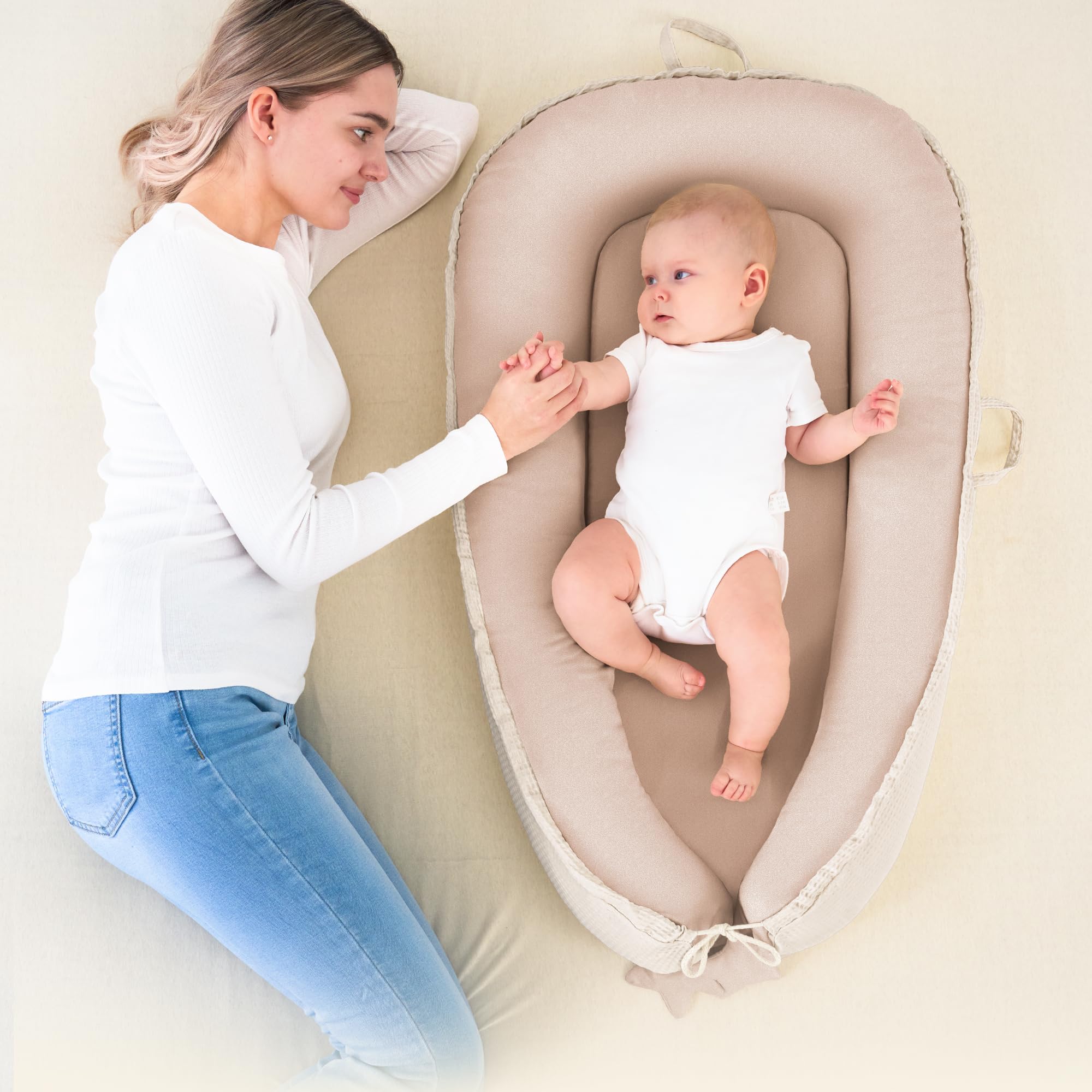 Susurration Nido per neonati, multifunzionale, per lettino, versatile, portatile, su entrambi i lati, 90 x 55 cm (sabbia)