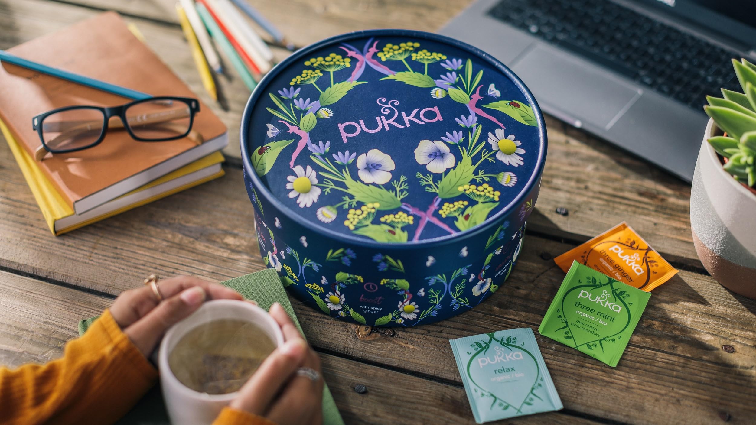 Pukka | Estuche de descubrimiento Prestige regalo | Selección Surtido de 6 tés e infusiones 100% orgánicos | 90 bolsitas de té Matcha, Jengibre, Miel, Menta, Manzanilla | Idea de regalo para mujer y