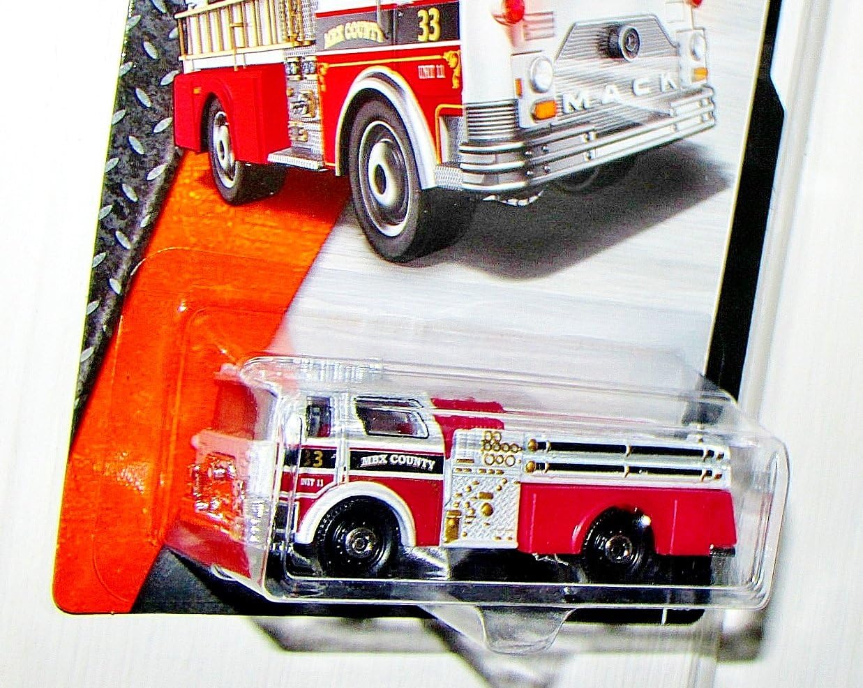 Matchbox 2015 MBX Heroic Rescue '75 Mack CF Fire Engine 55/120, Red and White