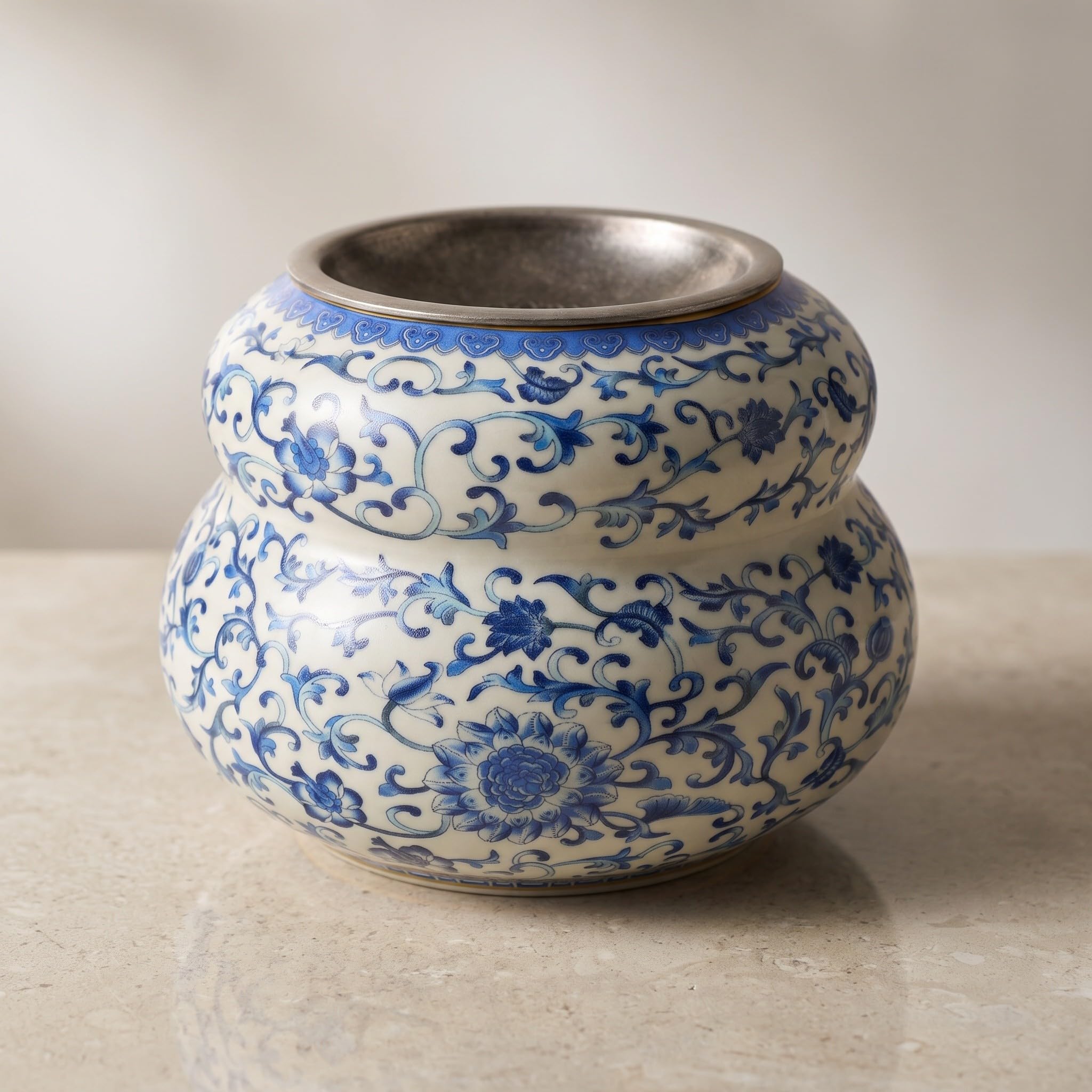 SOLUSTRE Tradycyjny chiński porcelanowy pojemnik na resztki herbaty 700 ml | Pojemnik na ścieki Lotus Design z sitkiem do stanowiska do parzenia herbaty Kung Fu, organizacja biurka