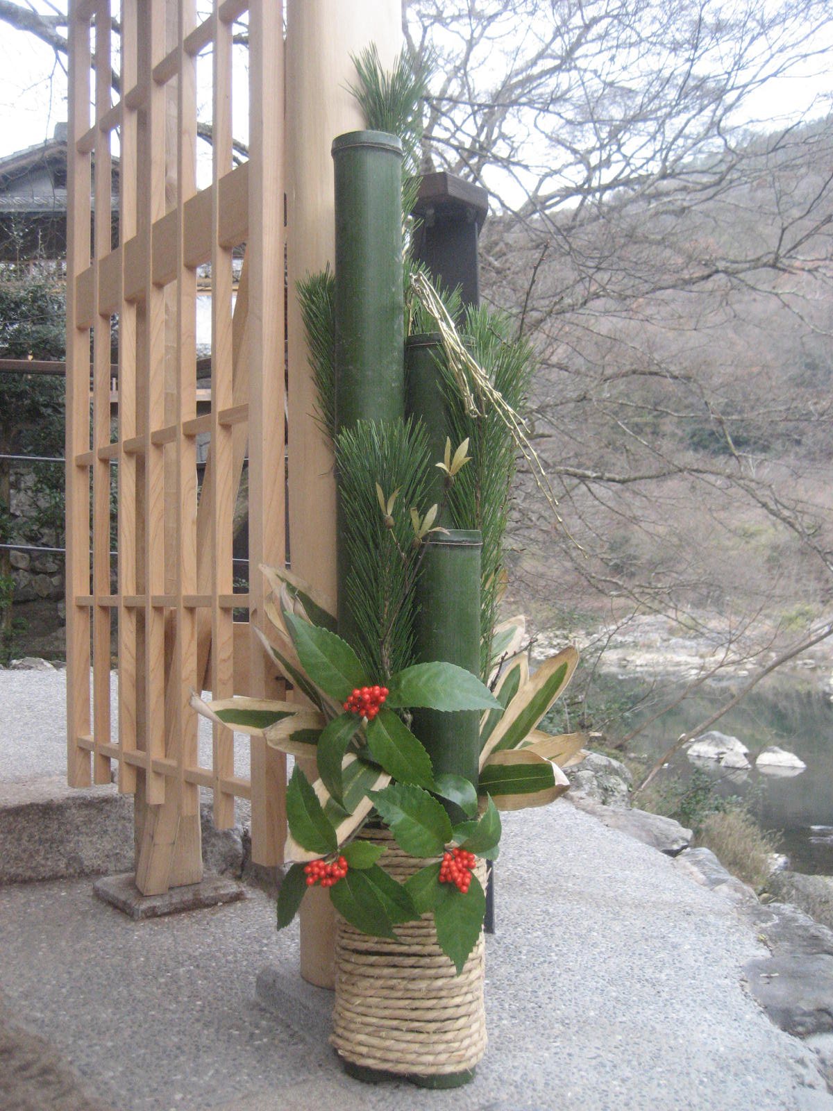 Amazon.co.jp: 青竹門松（1対） : DIY・工具・ガーデン