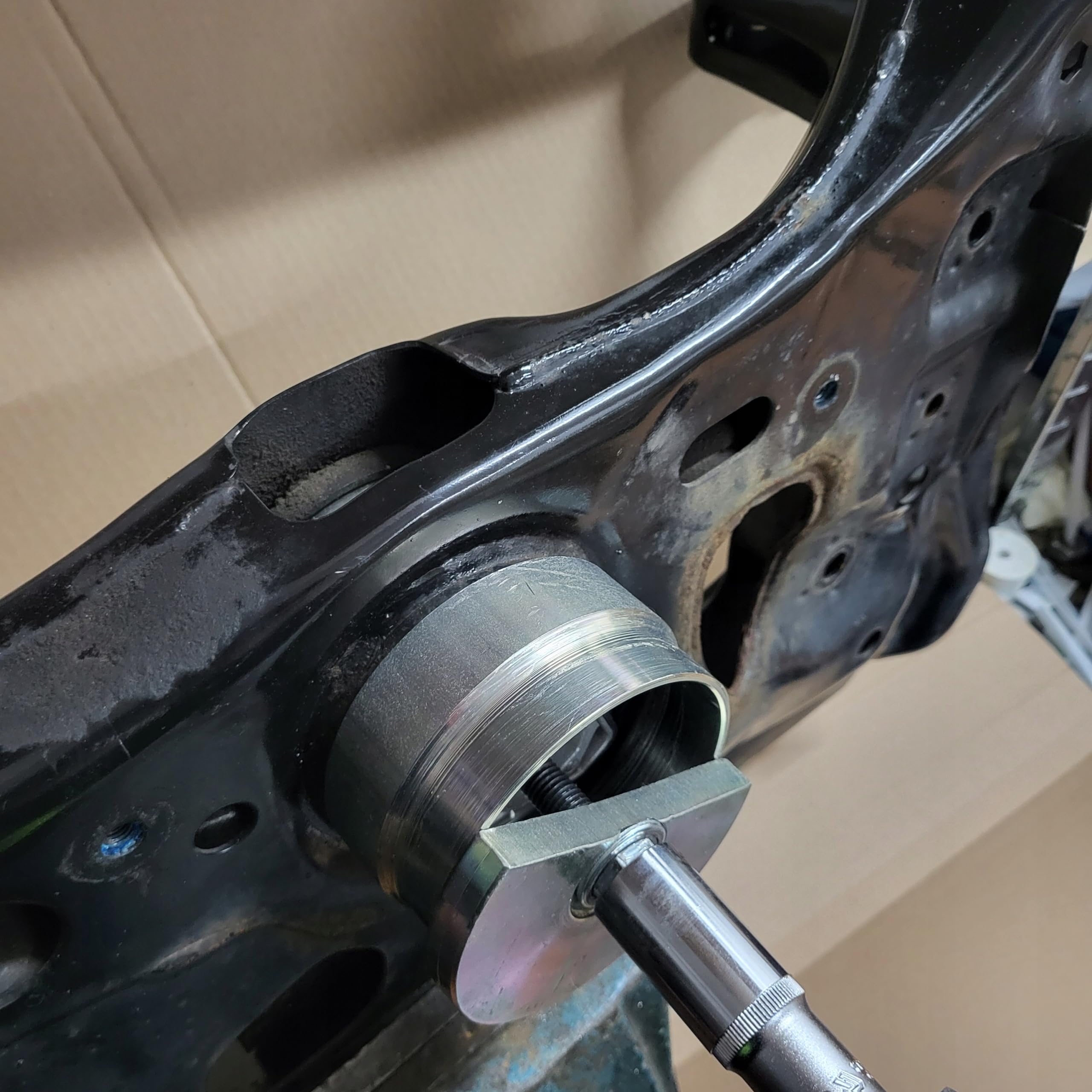 AMD TOOLS Soporte para motor de cojinete de motor, buje de goma, extractor de herramientas de prensa para VW Audi para Skoda de 2012 a 2024