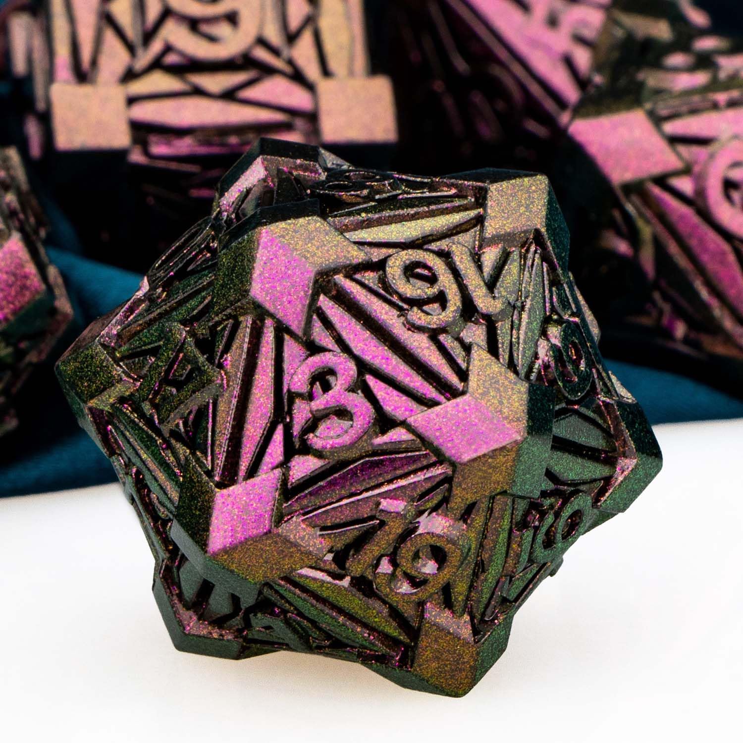 ARUOHHA DND Metal Dice Set Crystal Shards Dice with Gift Box, 7PCS Purple Red Polyhedral Dragons Dice RPG Role Playing Game Handmade 6 Sided Dungeons D and D Dice Set D20 D12 D10 D8 D6 D4