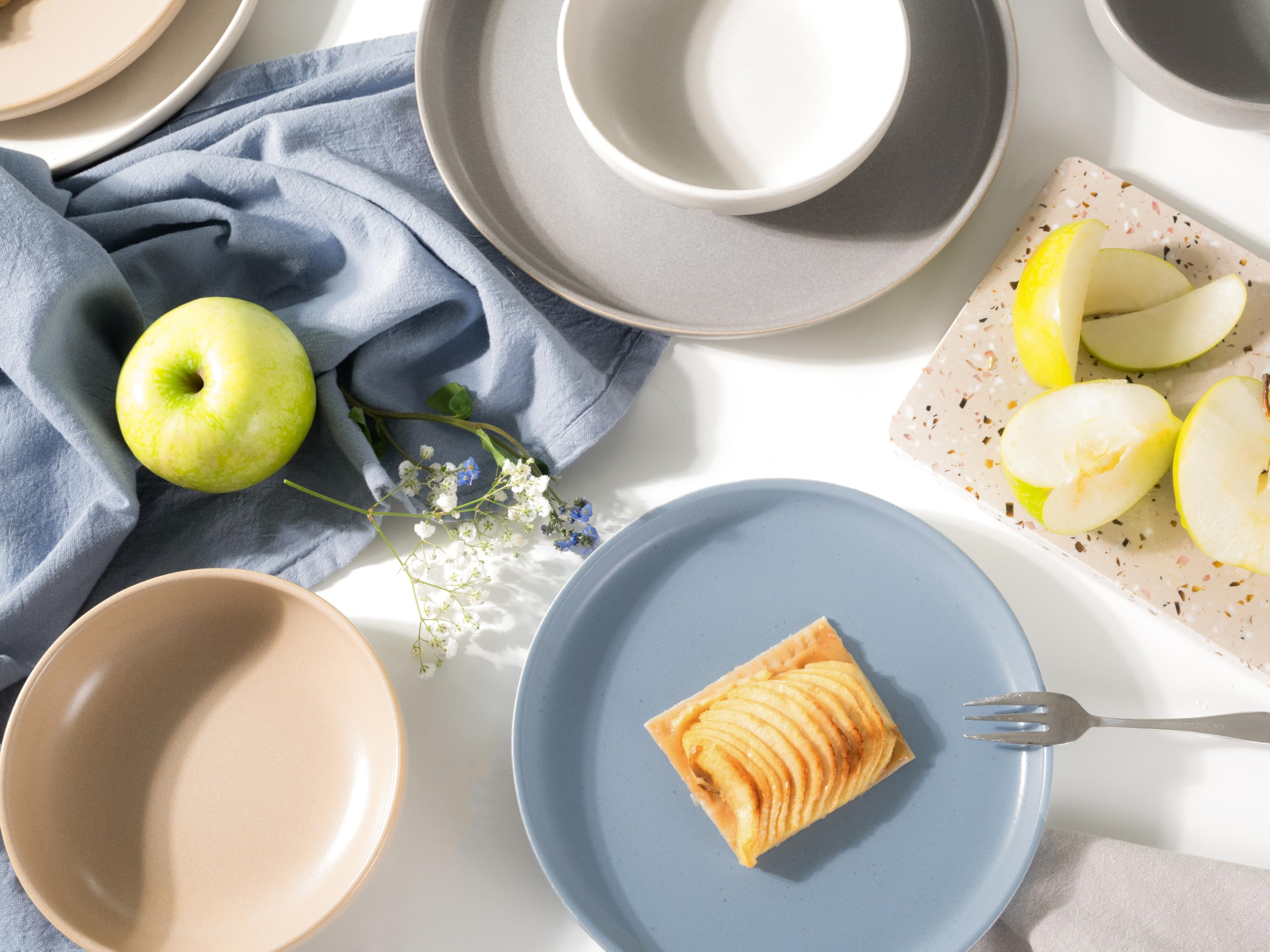 CreaTable, 24662, seria Uno Nordic, 12-częściowy zestaw naczyń dla 4 osób, zestaw talerzy z kamionki, nadaje się do mycia w zmywarce i używania w kuchence mikrofalowej, wyprodukowano w Europie