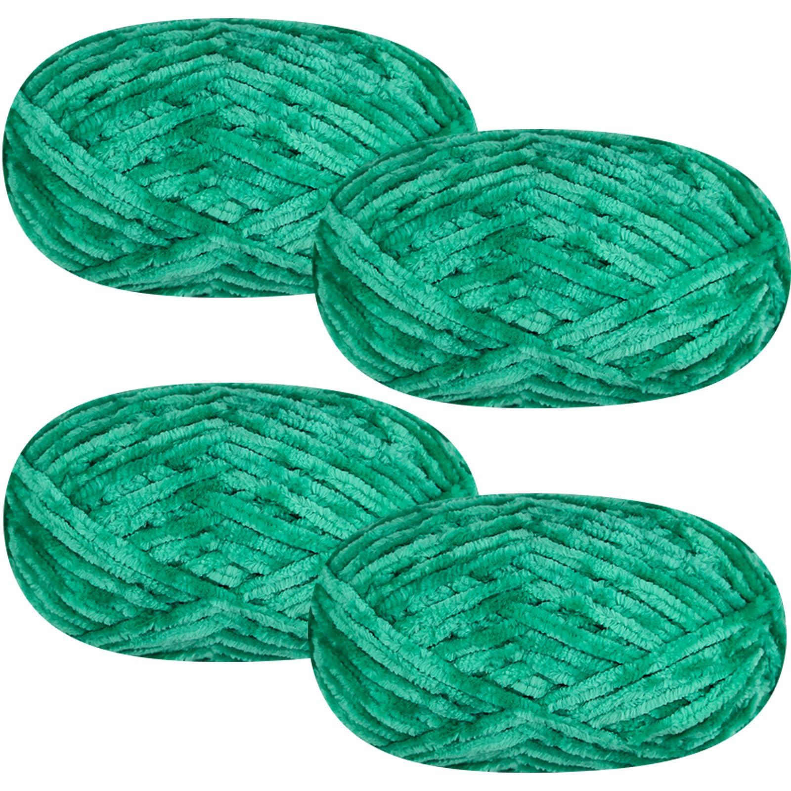 SIMEIQI 4 PCS 400g Soft Chenille Velvet Yarn for Crocheting,Fluffy Warm Yarn for Knitting and Crochet DIY Craft Blanket Bag Hat Scarve Clothe Gloves Slippers Doll（Green）