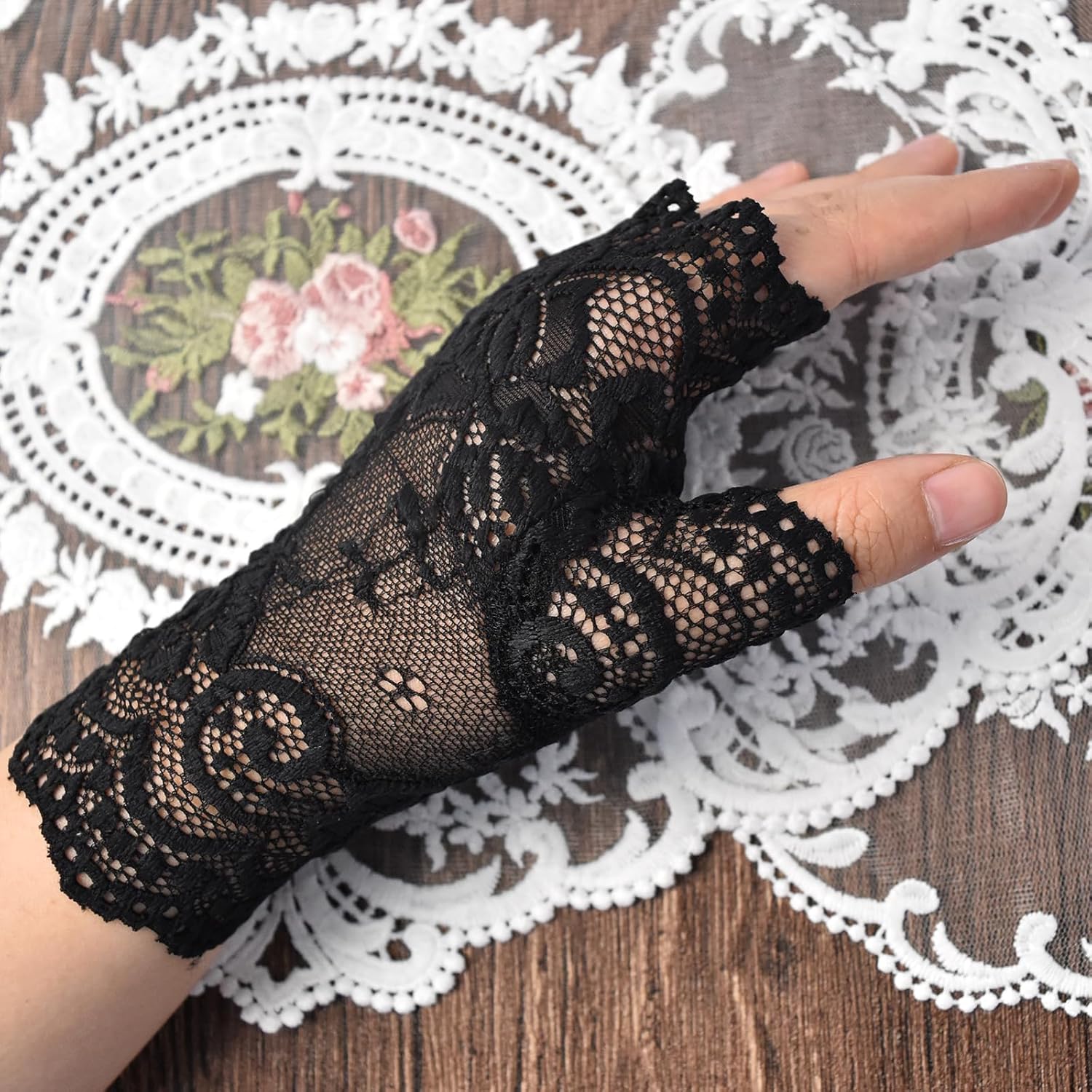 Women Lace Gloves Floral Pattern Short Glove for Wedding Prom Party Costume - Image 4