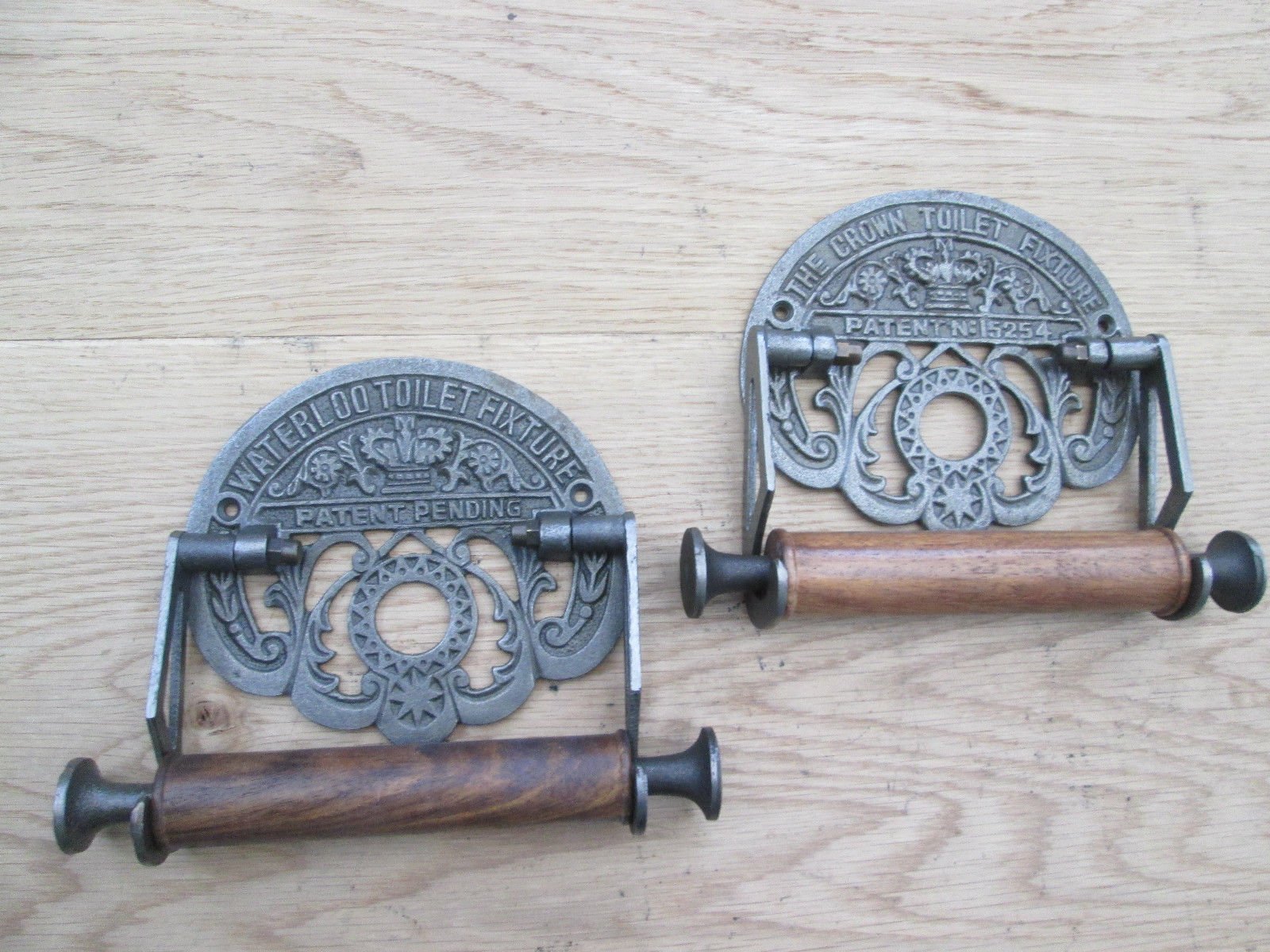 IRONMONGERY WORLD® Vintage Victorian Old CAST Iron Bathroom WC WASHROOM LOO Toilet ROLL Holder (Waterloo)