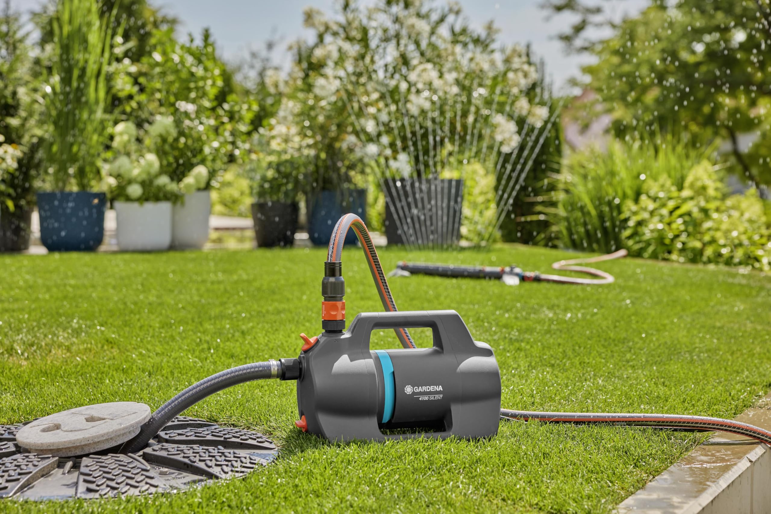 Pompa da giardino Gardena 4100 Silent: Pompa per irrigazione molto silenziosa e innovativa, portata 4100 l/h, motore da 550 W, 3,6 bar, impermeabile, a risparmio energetico (9050-20)
