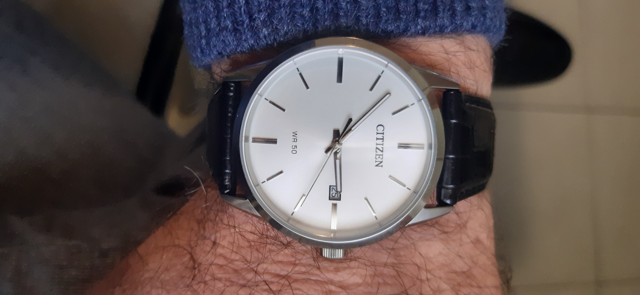 Citizen Reloj analógico de cuarzo para hombre con correa de piel BF2011-01EE
