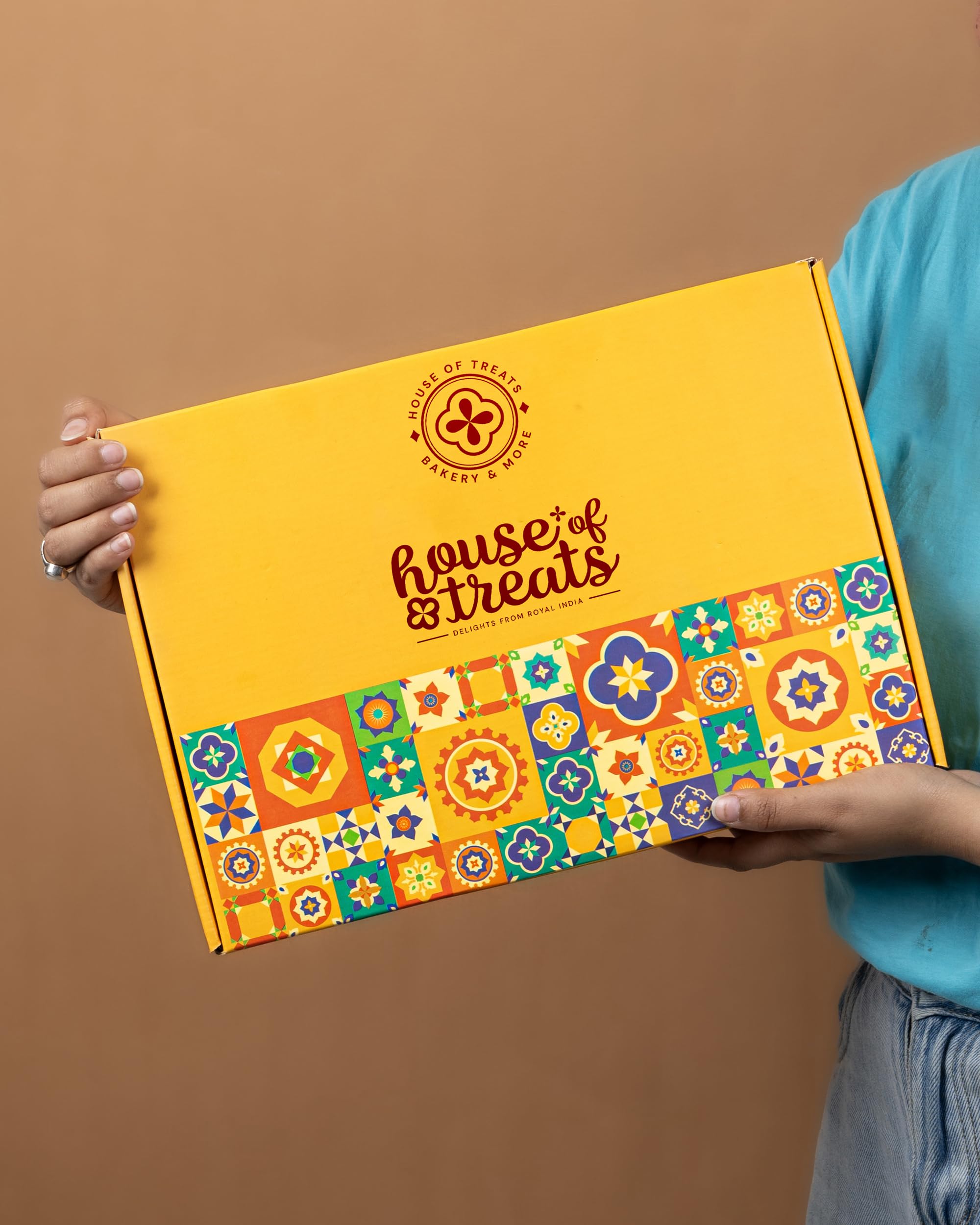 HyperFoods® Sweets Gift Pack Holi Gift Hamper Hampers For Gifting Gujiya Sweets Herbal Gulal Gift 4