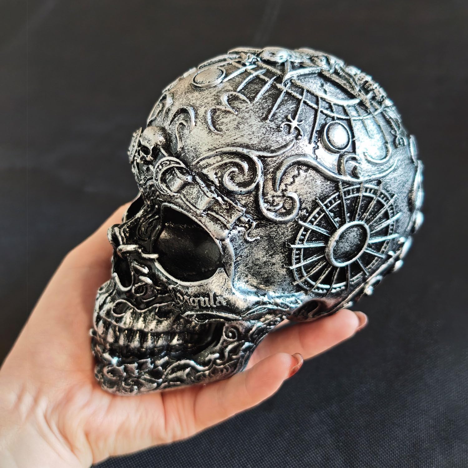 Motorcycle Helmet Skull Holder, Wall Mount Helmet Rack, Resin Crafts,Skull Helmets Holder Suitable for Motorcycle Cap, Baseball Cap, Bicycle Cap, Hat Storage Rack,Sports Gear (Type-B)