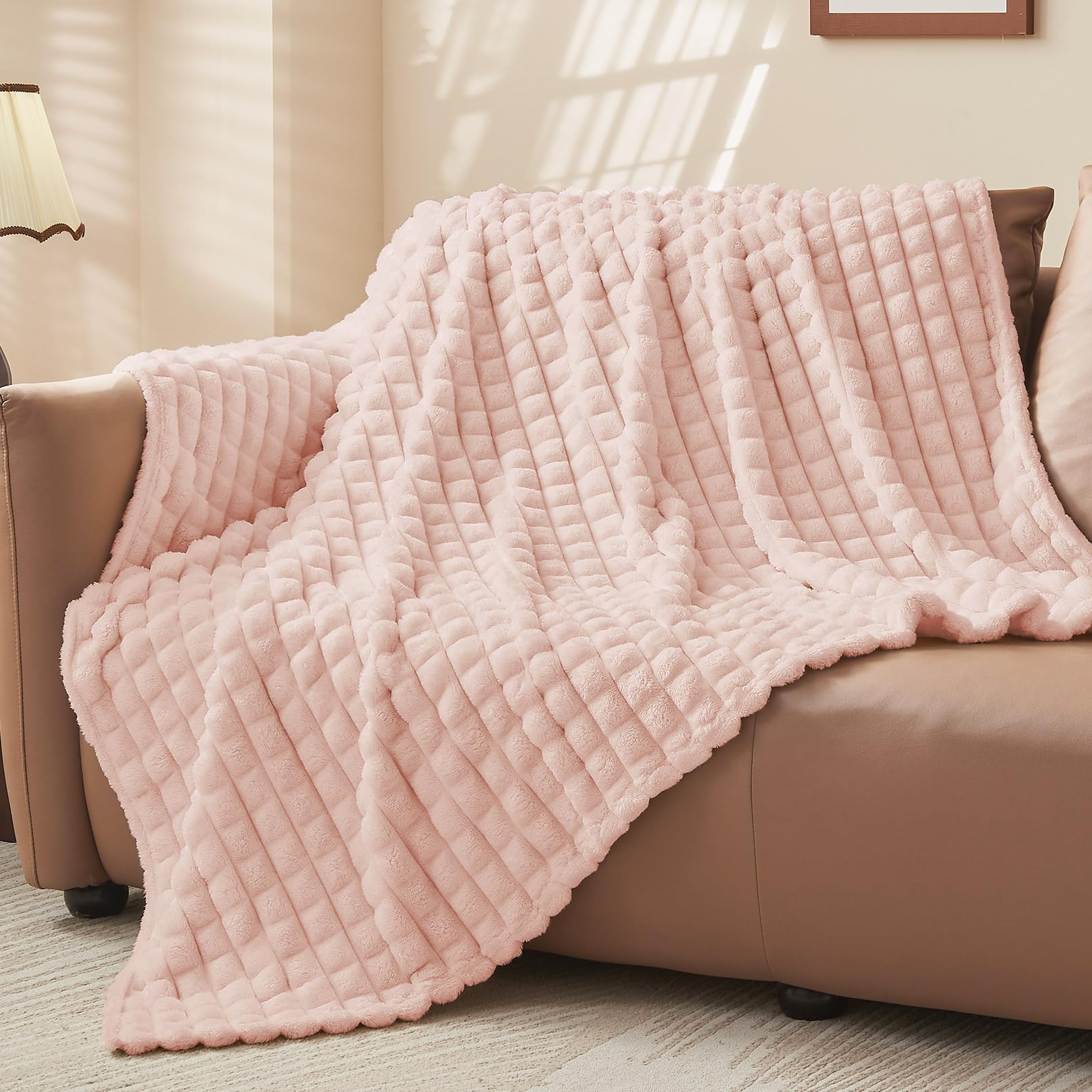 BEDELITE Fluffy Fleece Twin Blanket - Pink Couch Throw Checkered Design Soft Cosy Warm Blankets for Double Bed, Gifts for Women