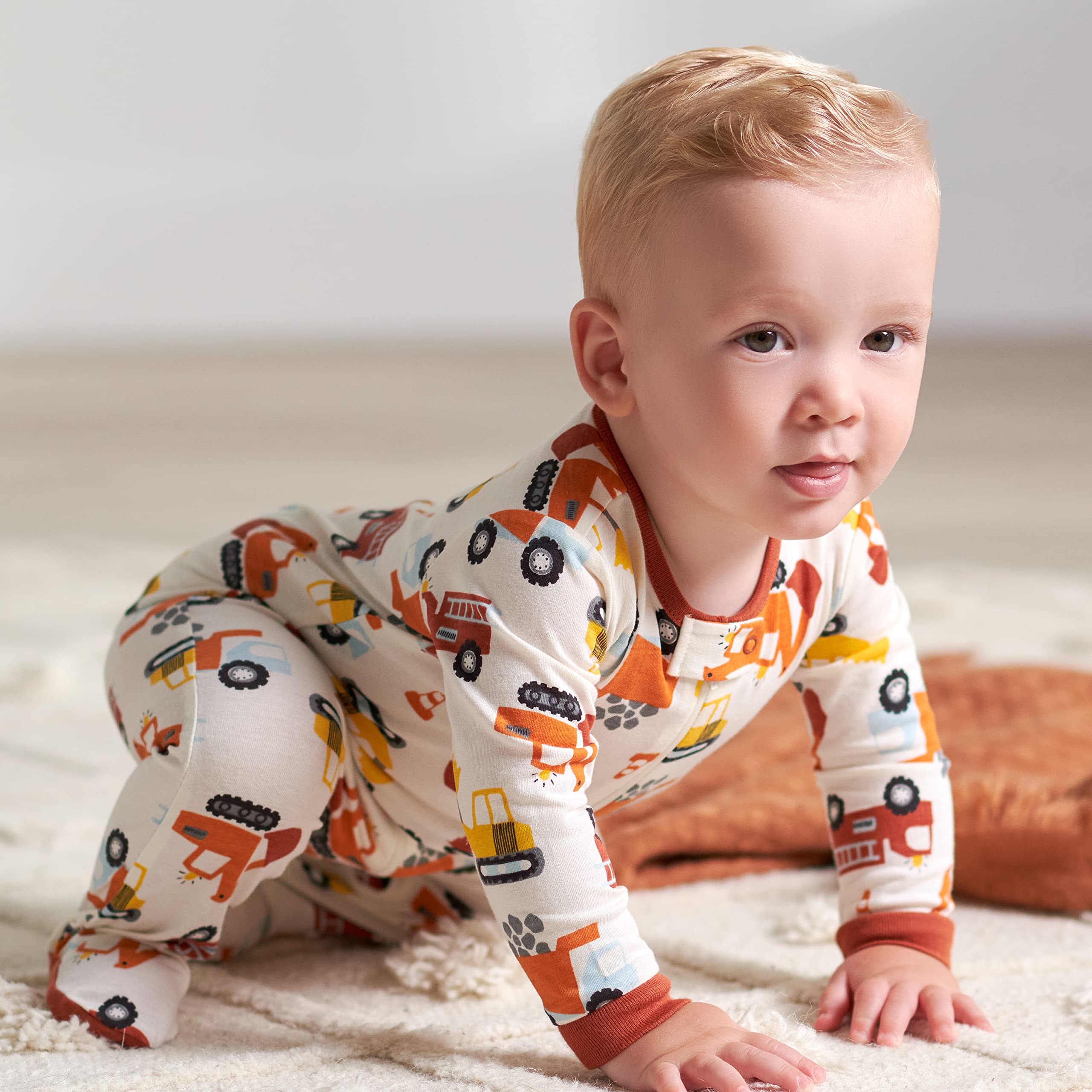 Gerber Sleep 'N Play Śpioszki dziecięce dla chłopców ze stópkami, 4-pak