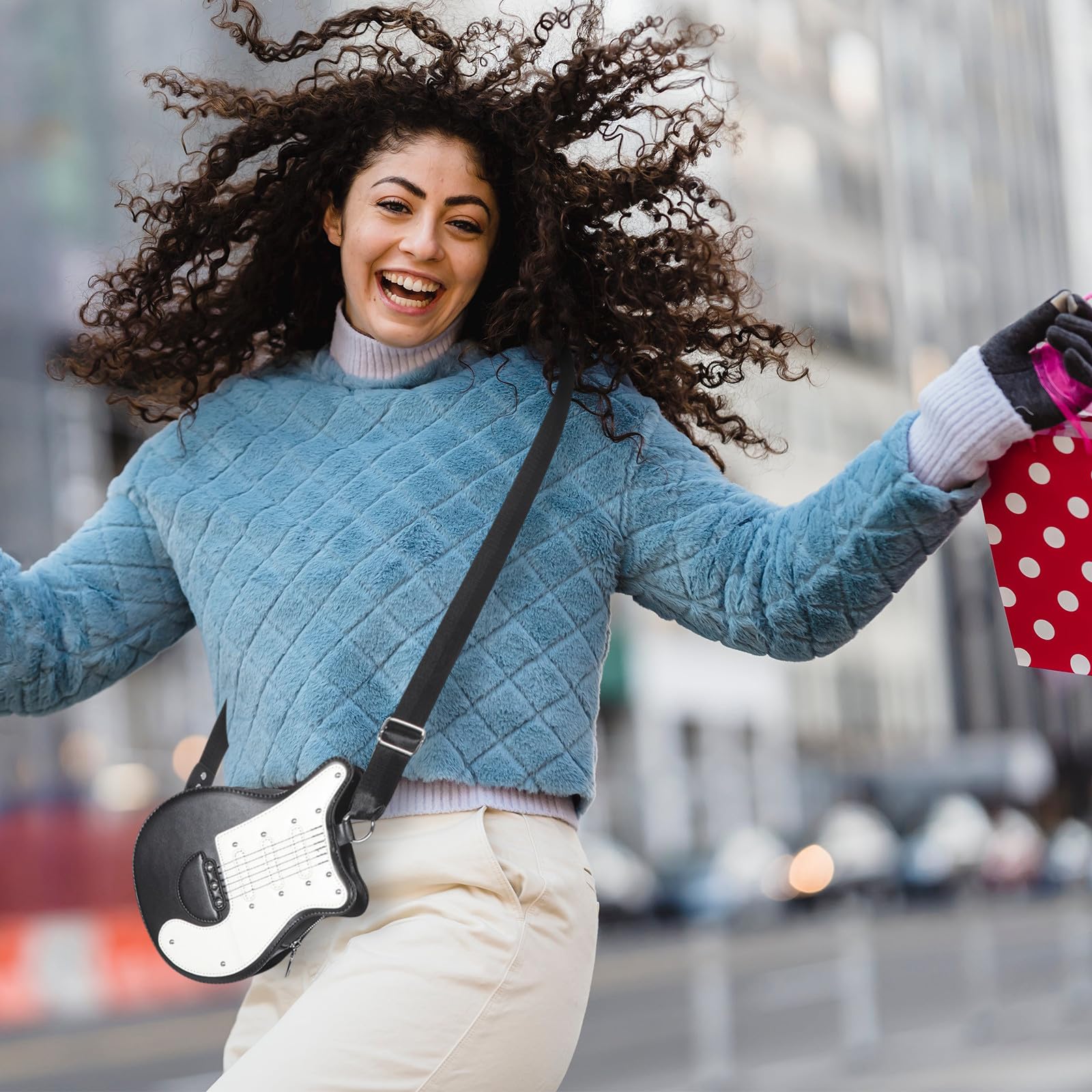 Gatuida Borsa a tracolla in PU a forma di chitarra - Borsa a tema musica acustica bianca e nera - a tracolla per feste - carina e originale per ragazze e donne