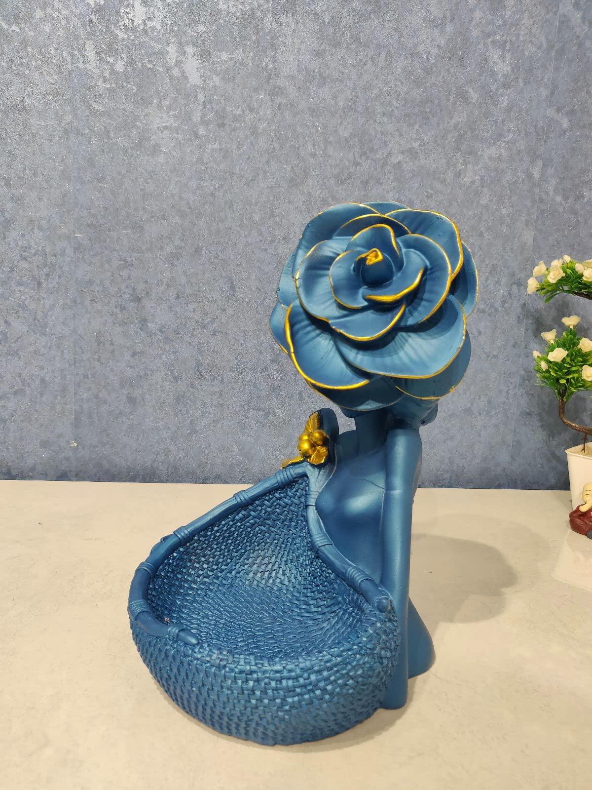 Zart Welcome Lady Resin Figurine - Multicolor Home Decor -10 Zart Welcome Lady Resin Figurine - Multicolor Home Decor -10