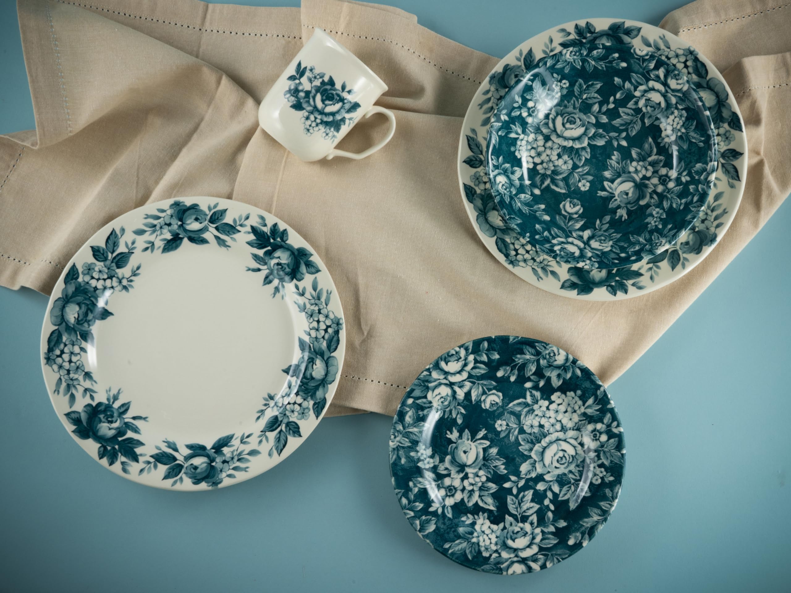 Creatable, 22264, series Splendor petrol, combination service 16 pieces, Stoneware